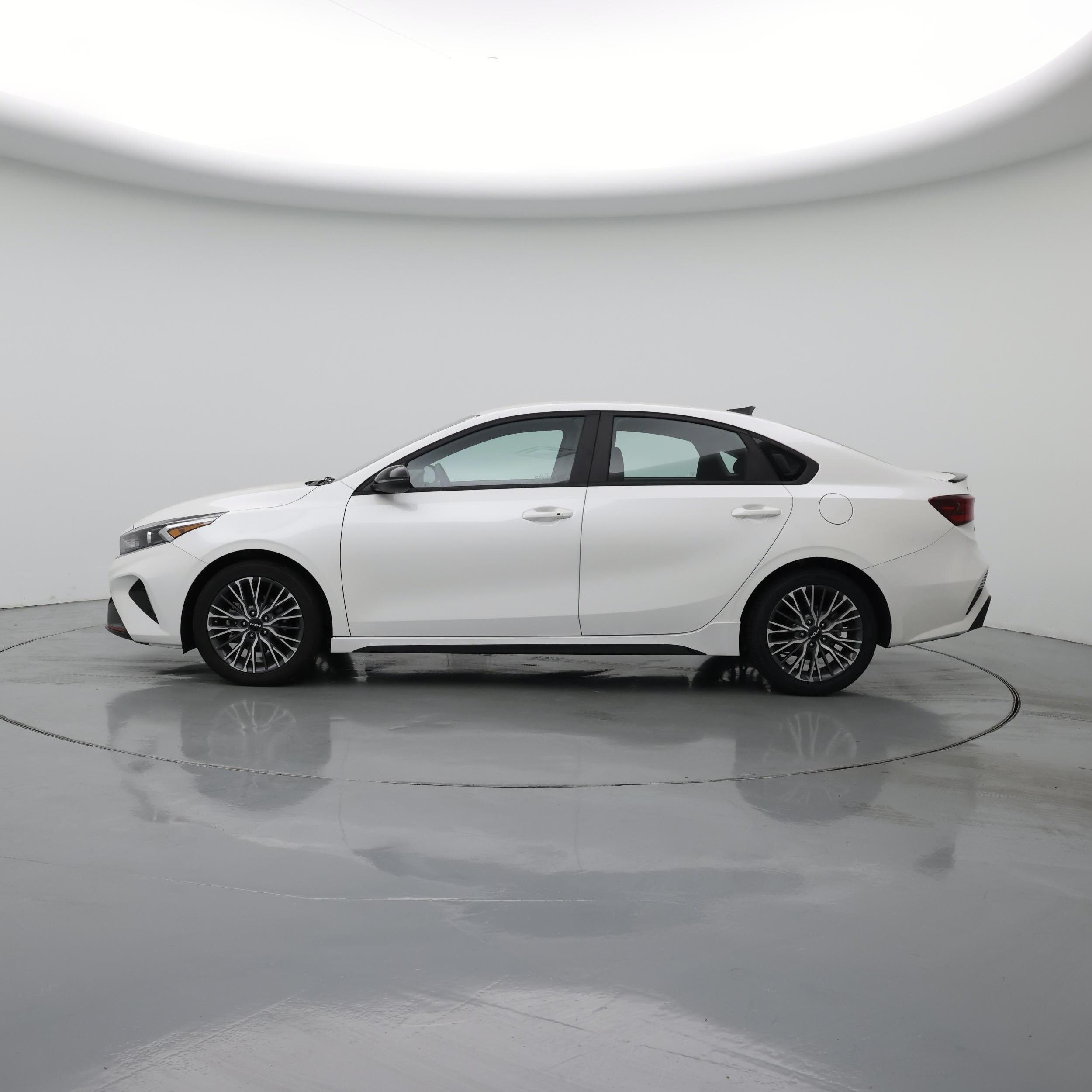 Thumbnail: 2023 Kia Forte - 3