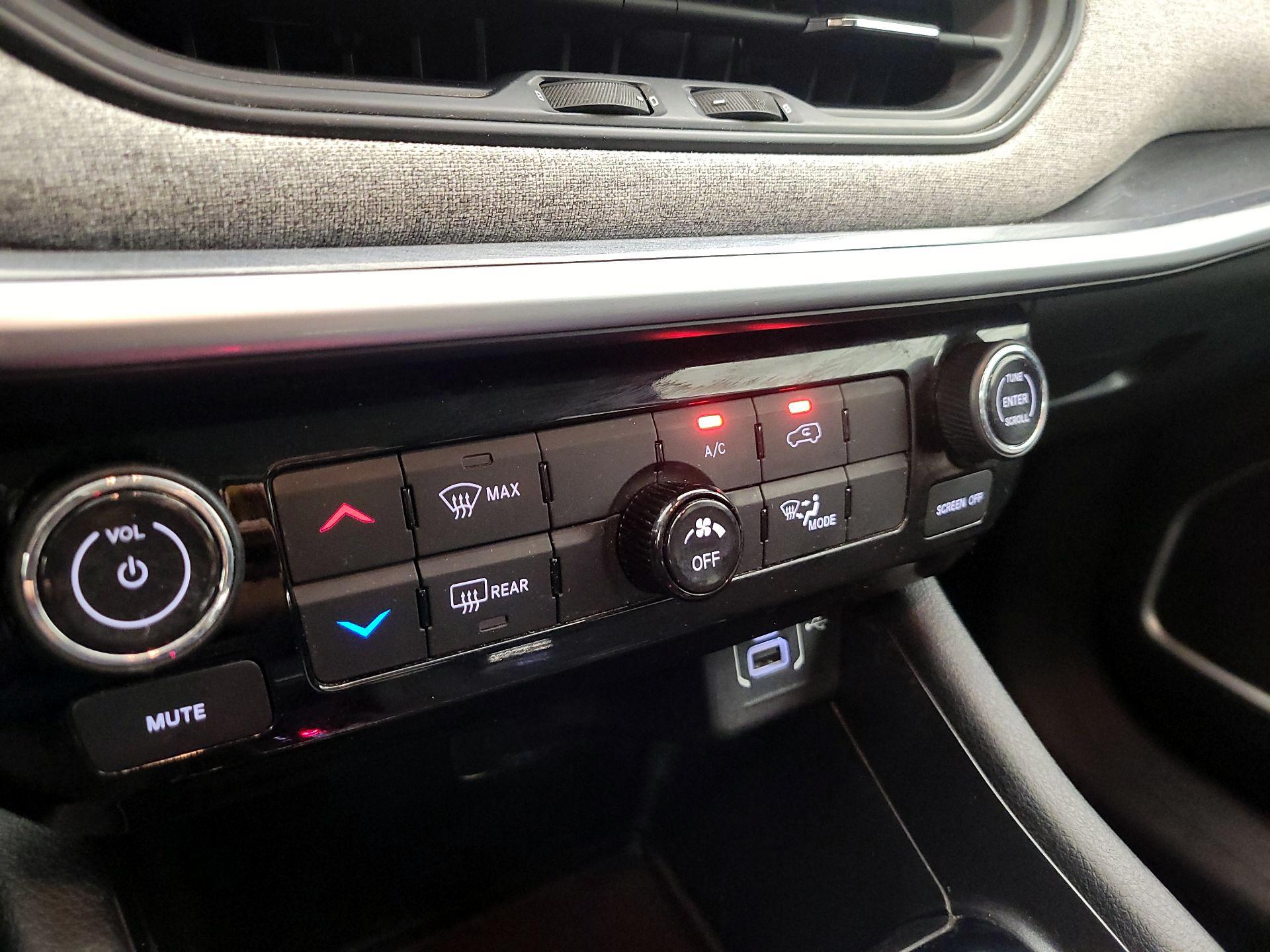 Thumbnail: 2022 Jeep Compass - 16
