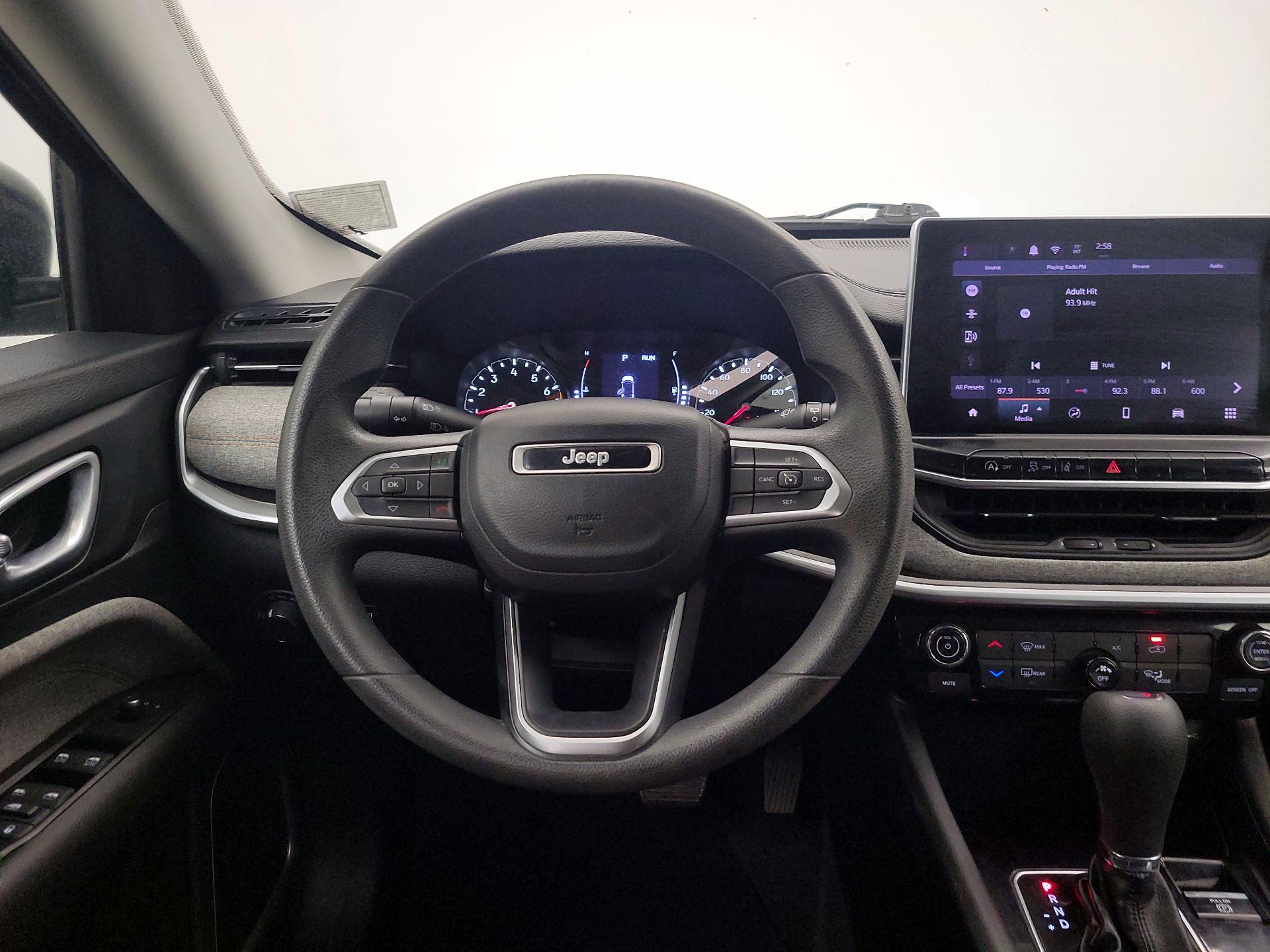 Thumbnail: 2022 Jeep Compass - 10