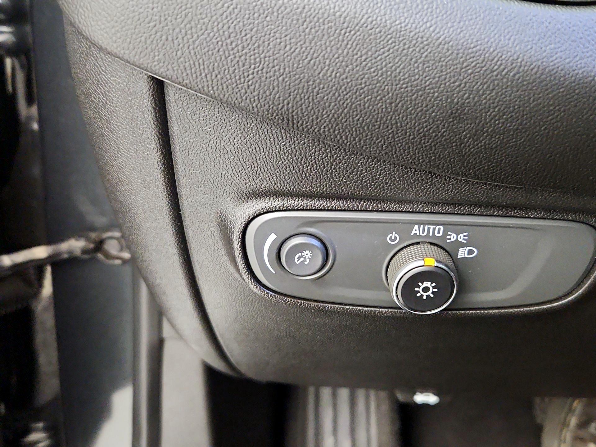 Thumbnail: 2020 Chevrolet Equinox - 13