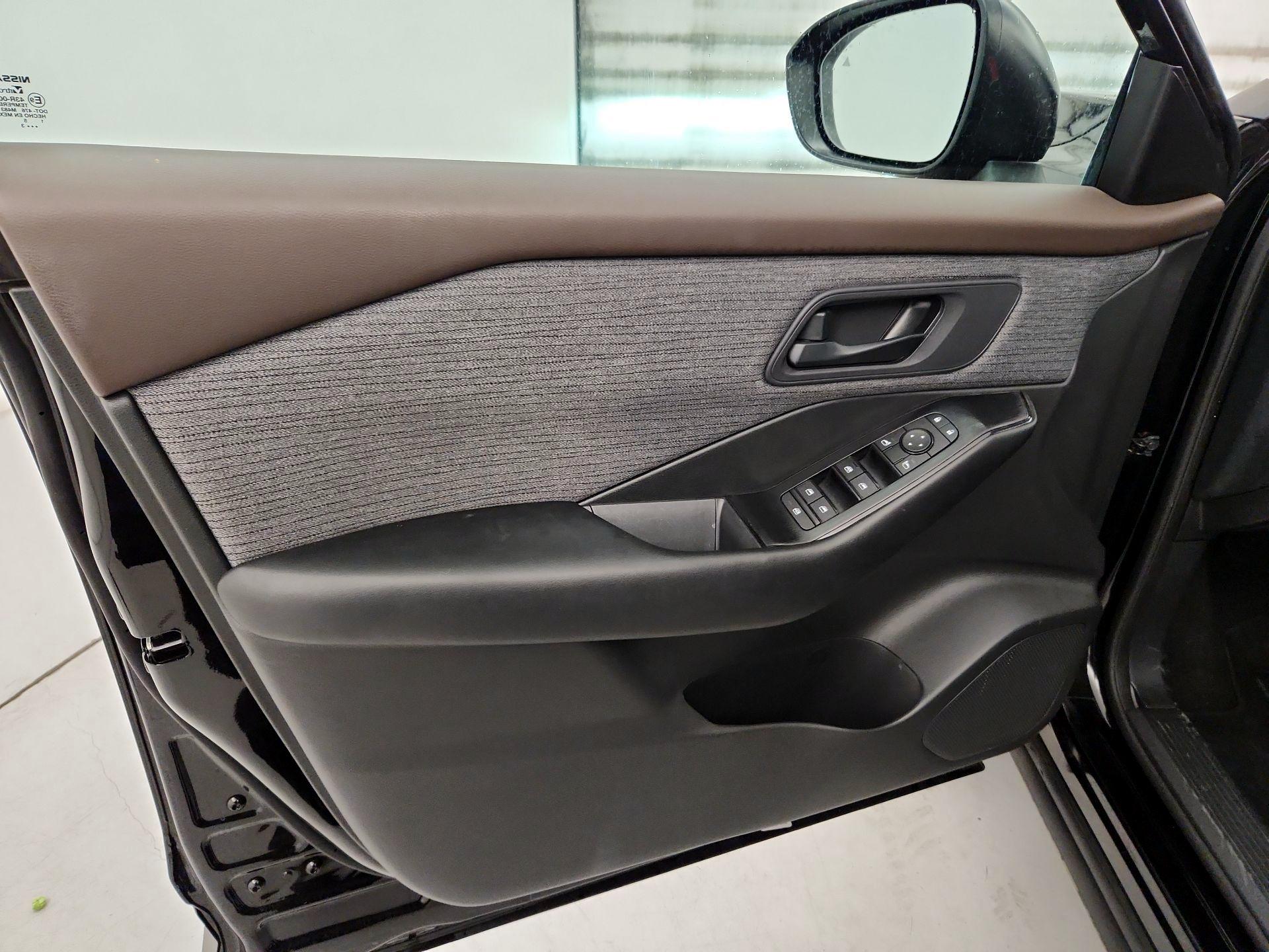 Thumbnail: 2023 Nissan Rogue - 12