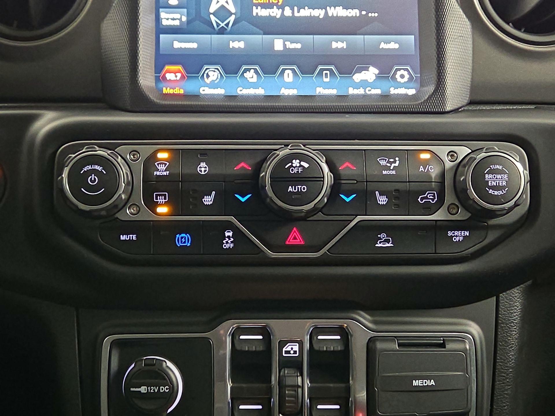 Thumbnail: 2023 Jeep Wrangler - 17