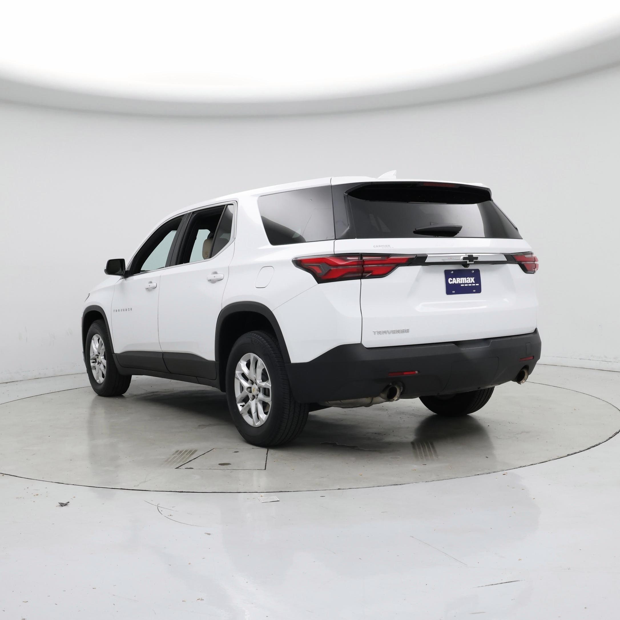 Thumbnail: 2023 Chevrolet Traverse - 2