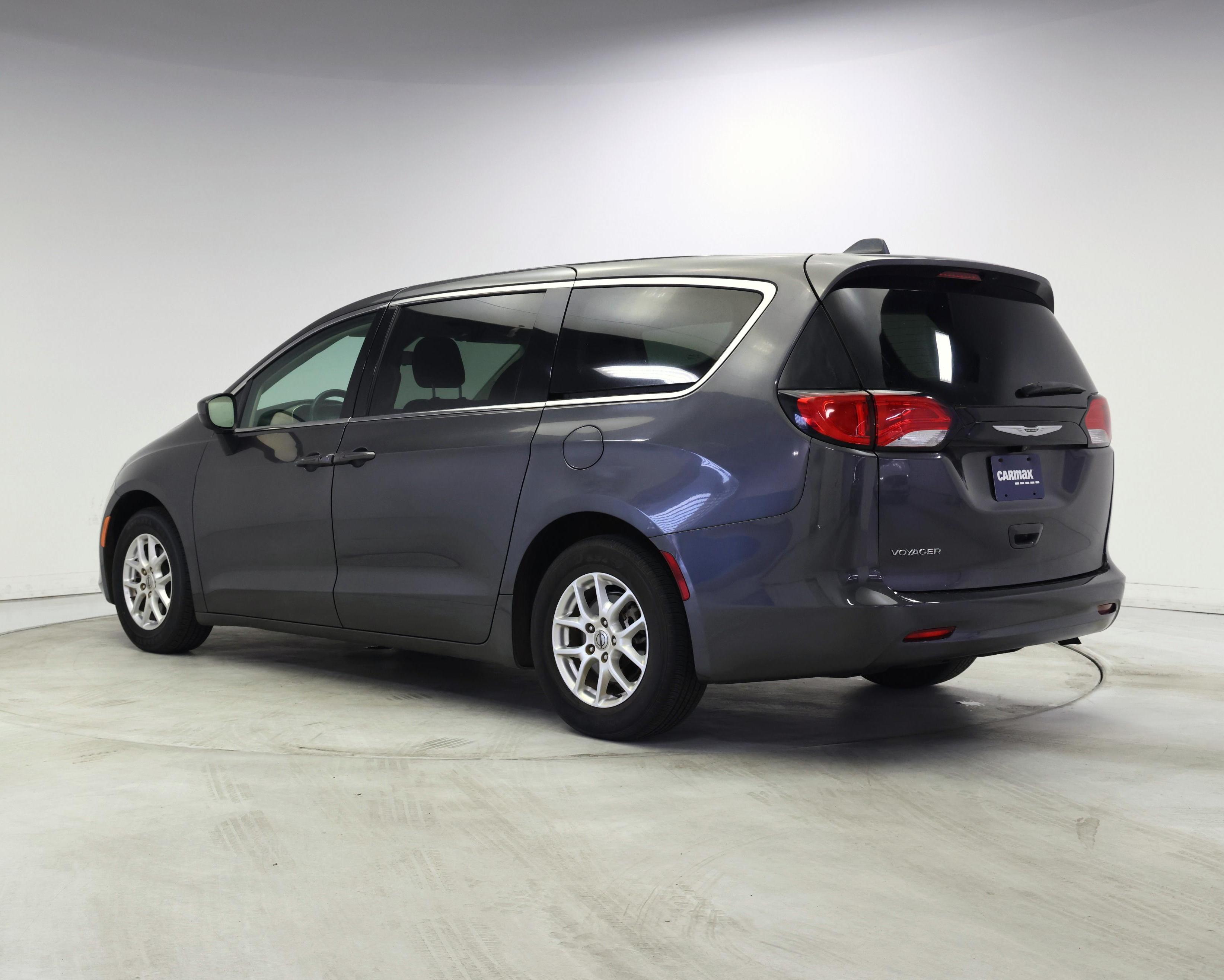 Thumbnail: 2022 Chrysler Voyager - 2