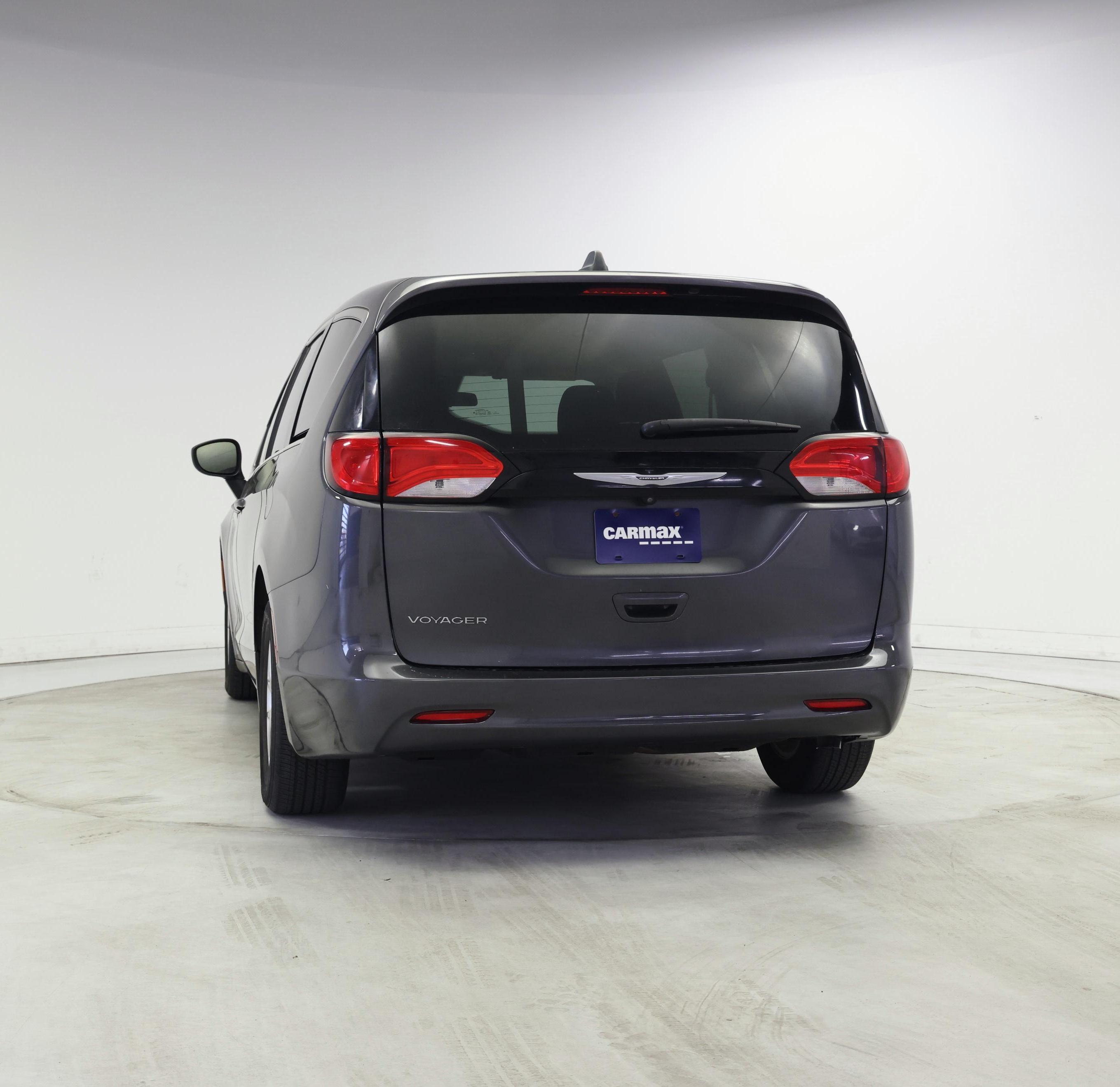 Thumbnail: 2022 Chrysler Voyager - 6