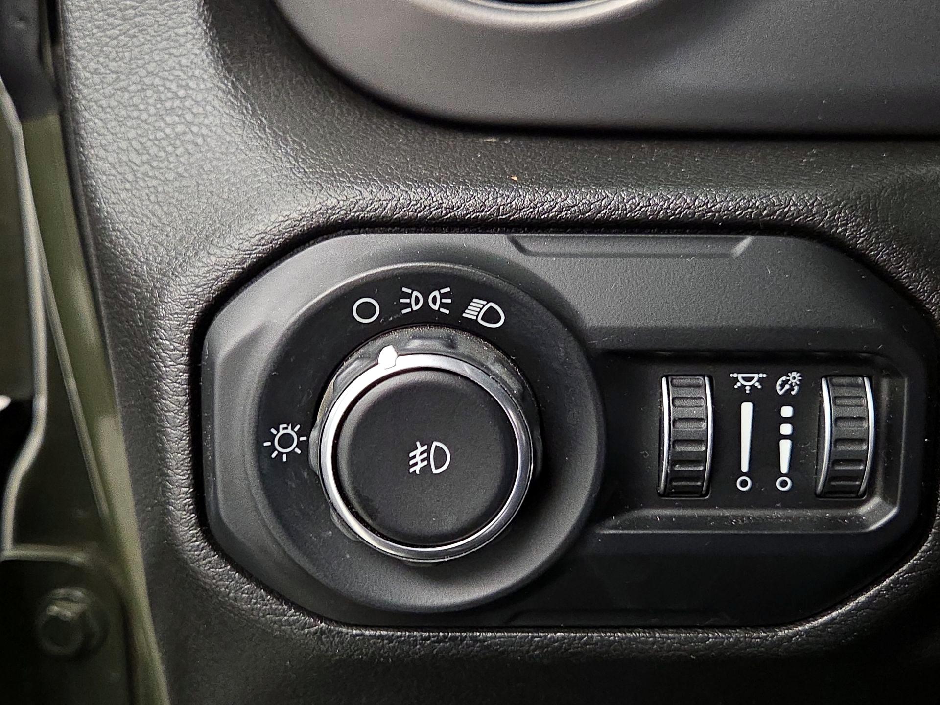 Thumbnail: 2021 Jeep Wrangler - 13