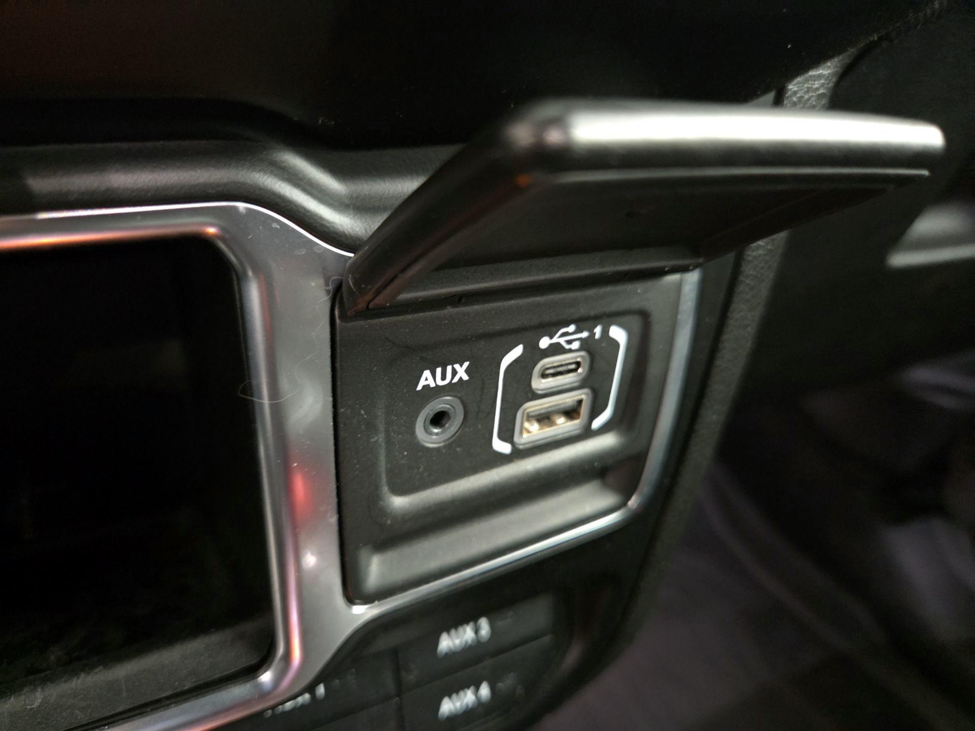 Thumbnail: 2021 Jeep Wrangler - 18