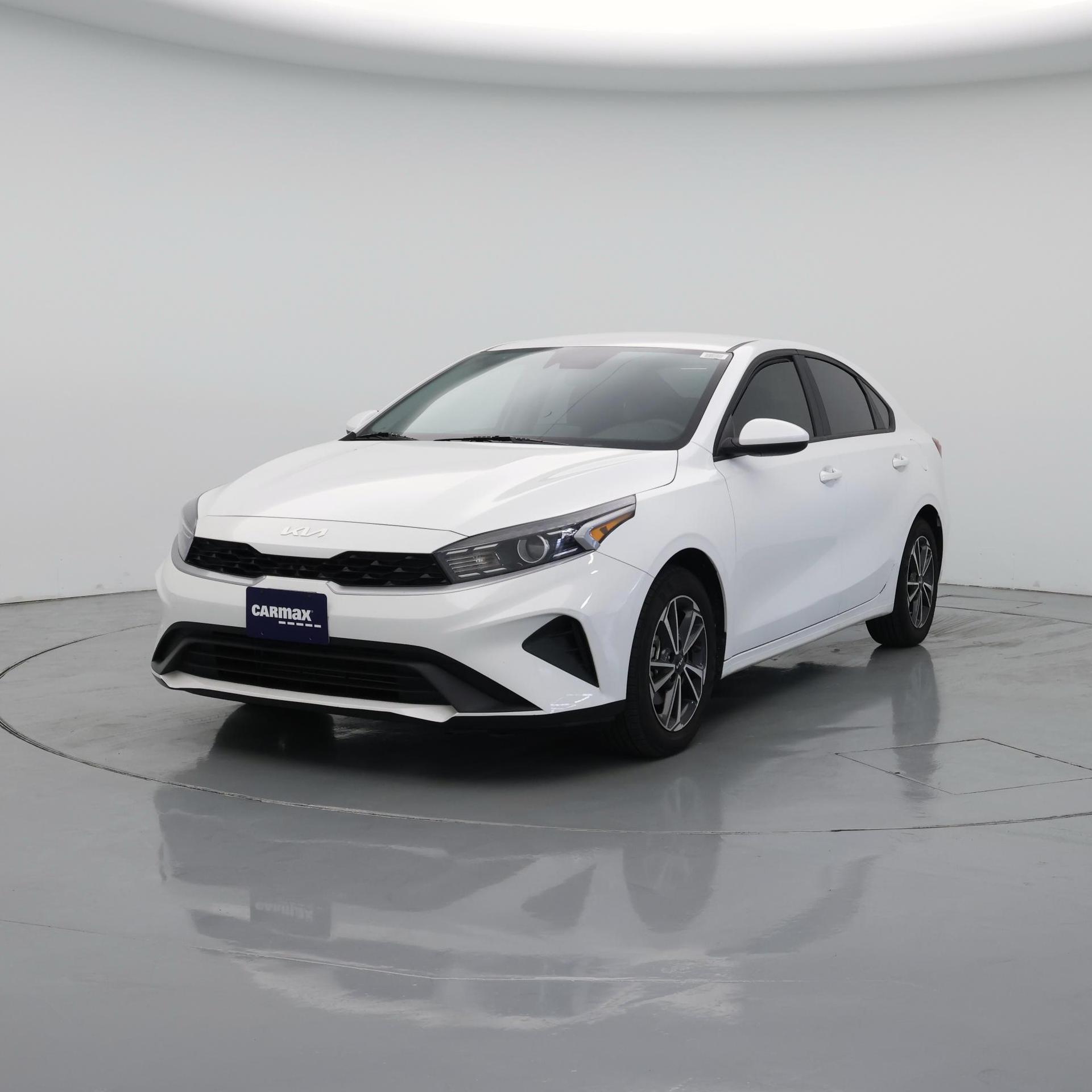 Thumbnail: 2023 Kia Forte - 4