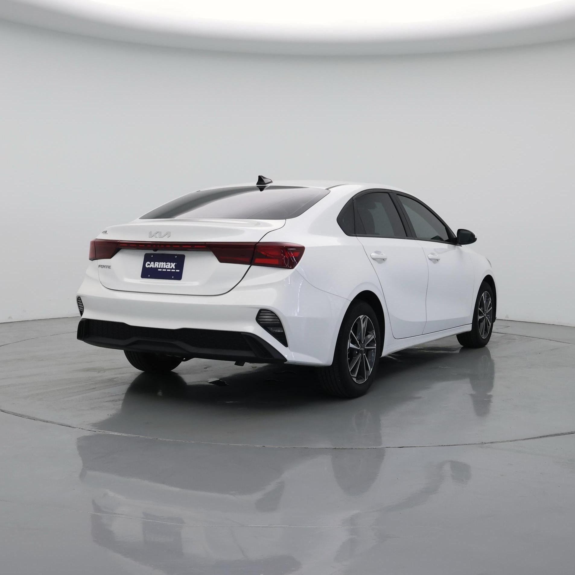 Thumbnail: 2023 Kia Forte - 8