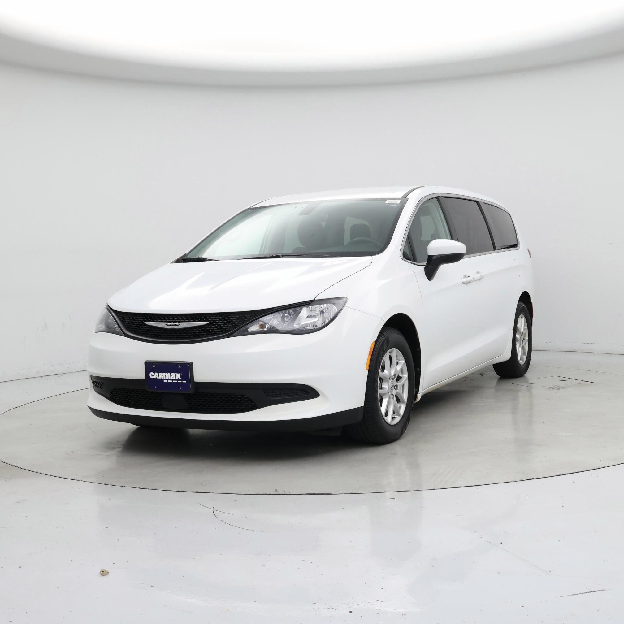 Thumbnail: 2022 Chrysler Voyager - 4