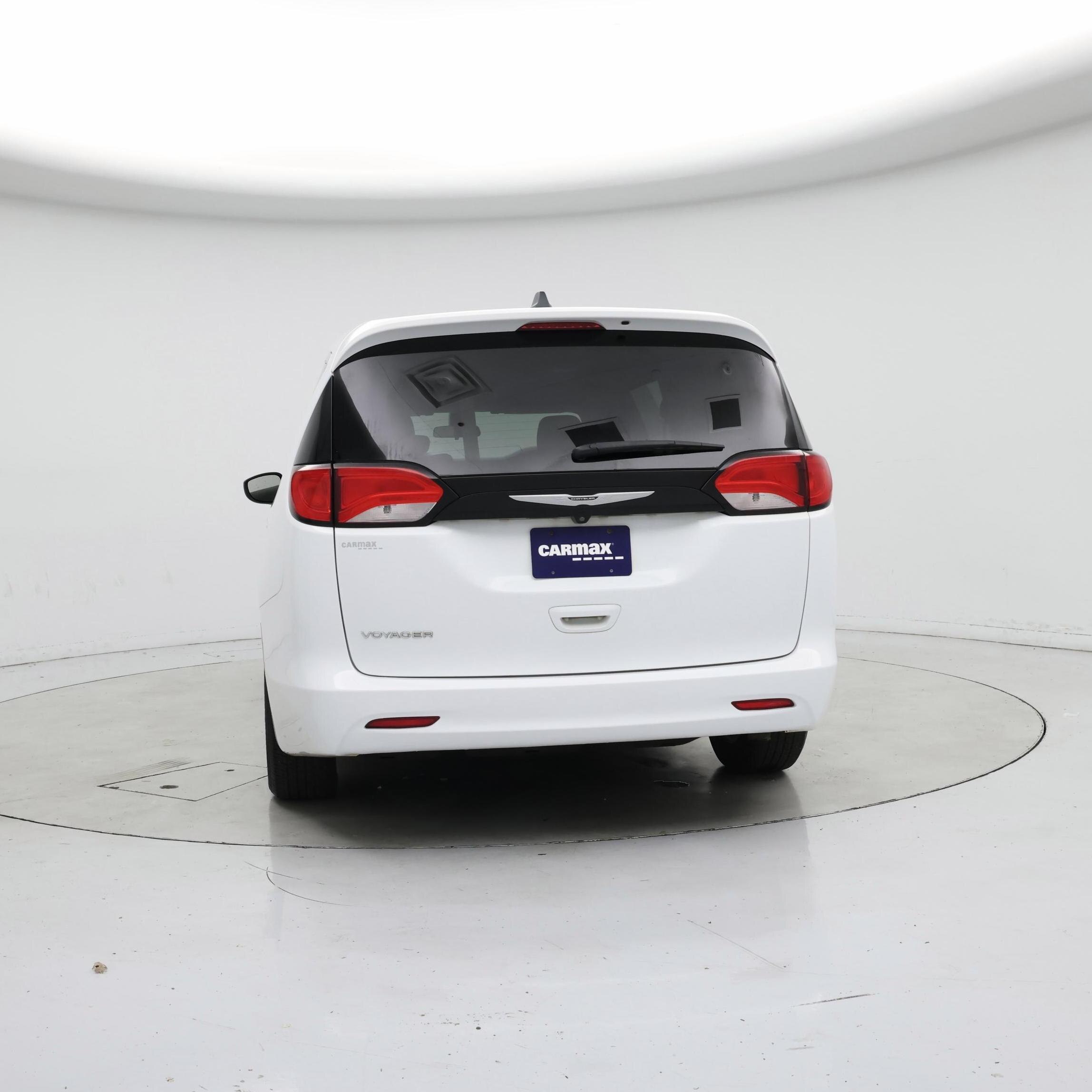 Thumbnail: 2022 Chrysler Voyager - 6