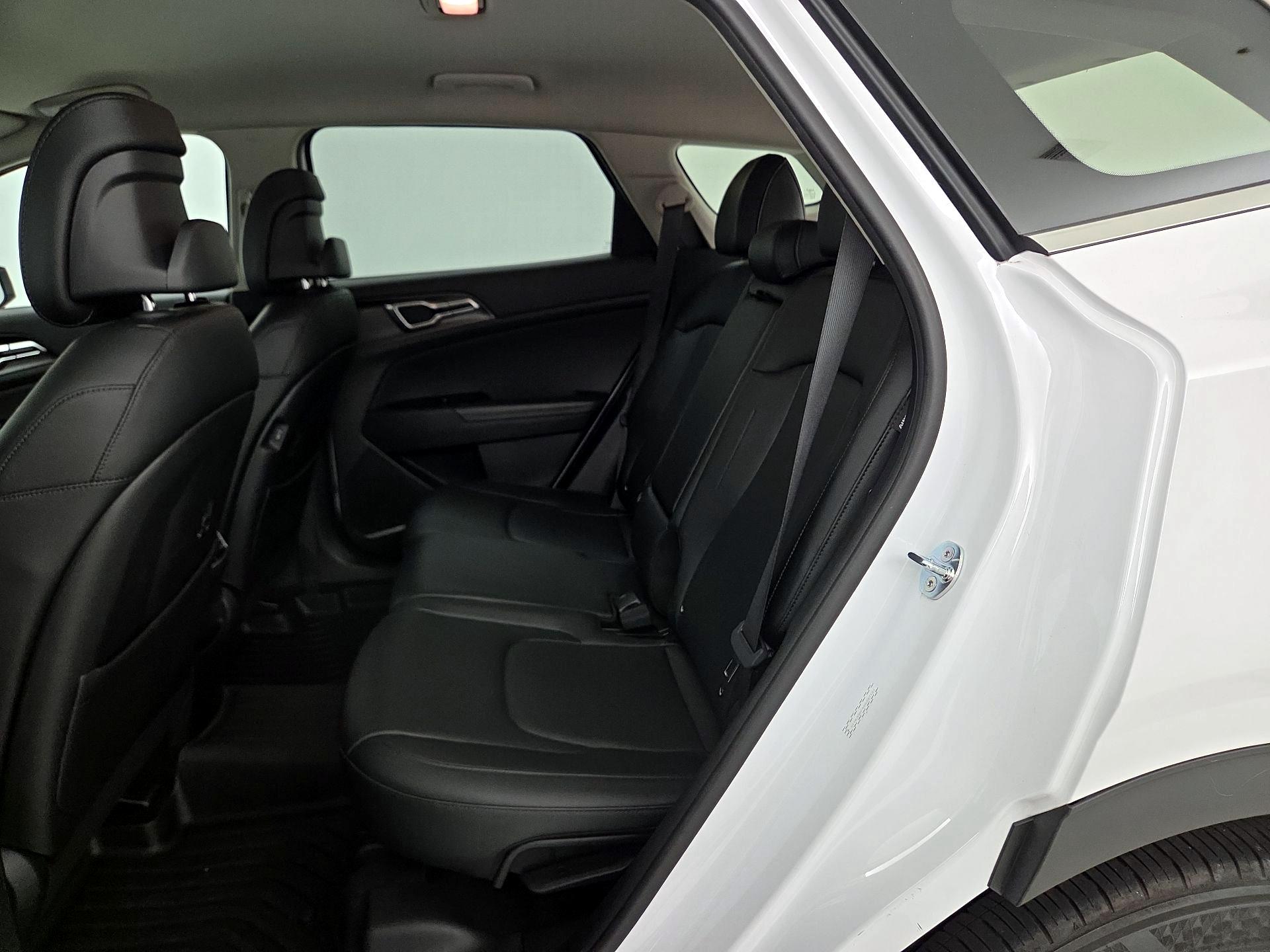 Thumbnail: 2025 Kia Sportage - 20