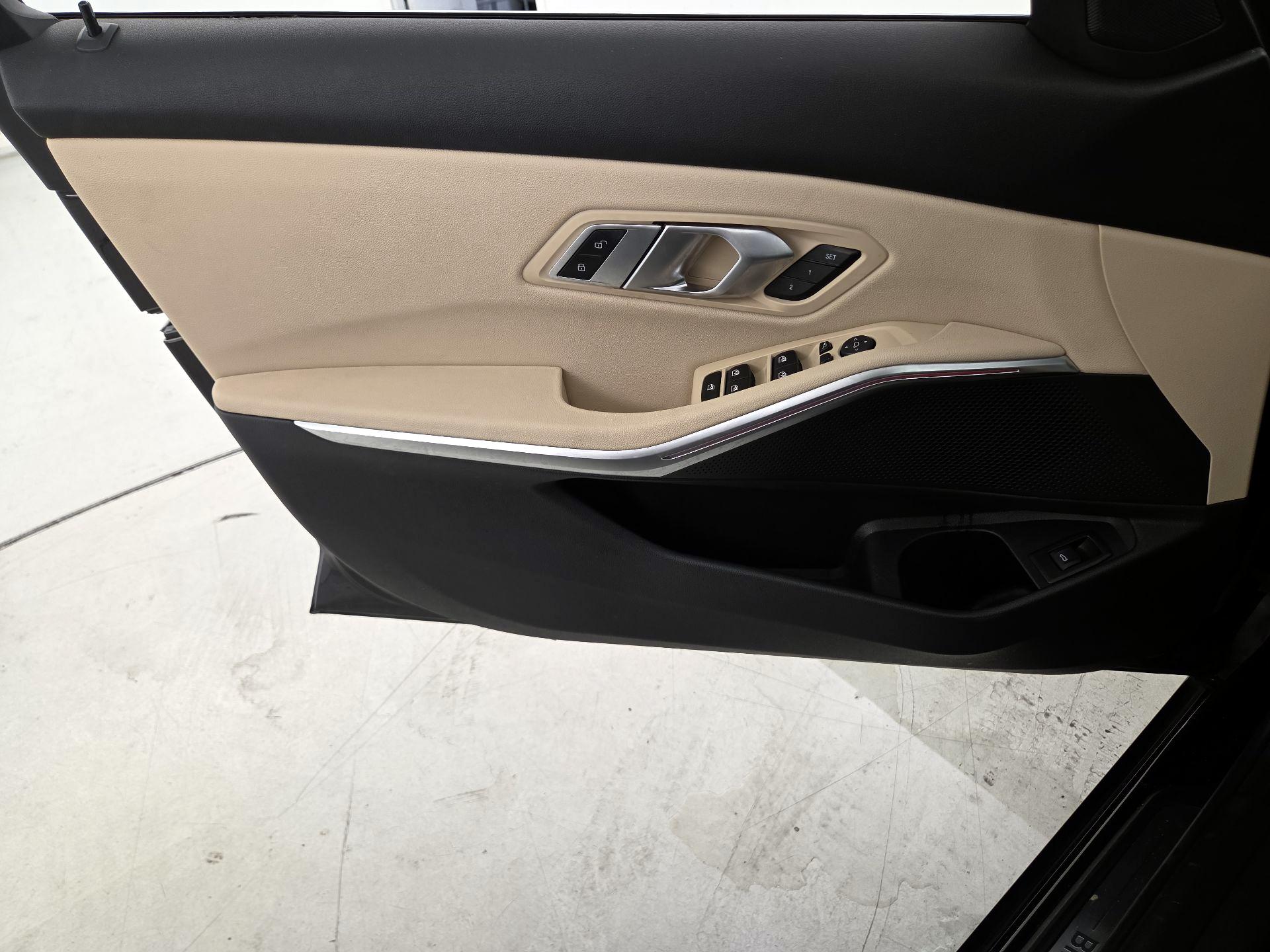 Thumbnail: 2021 BMW 3 Series - 12