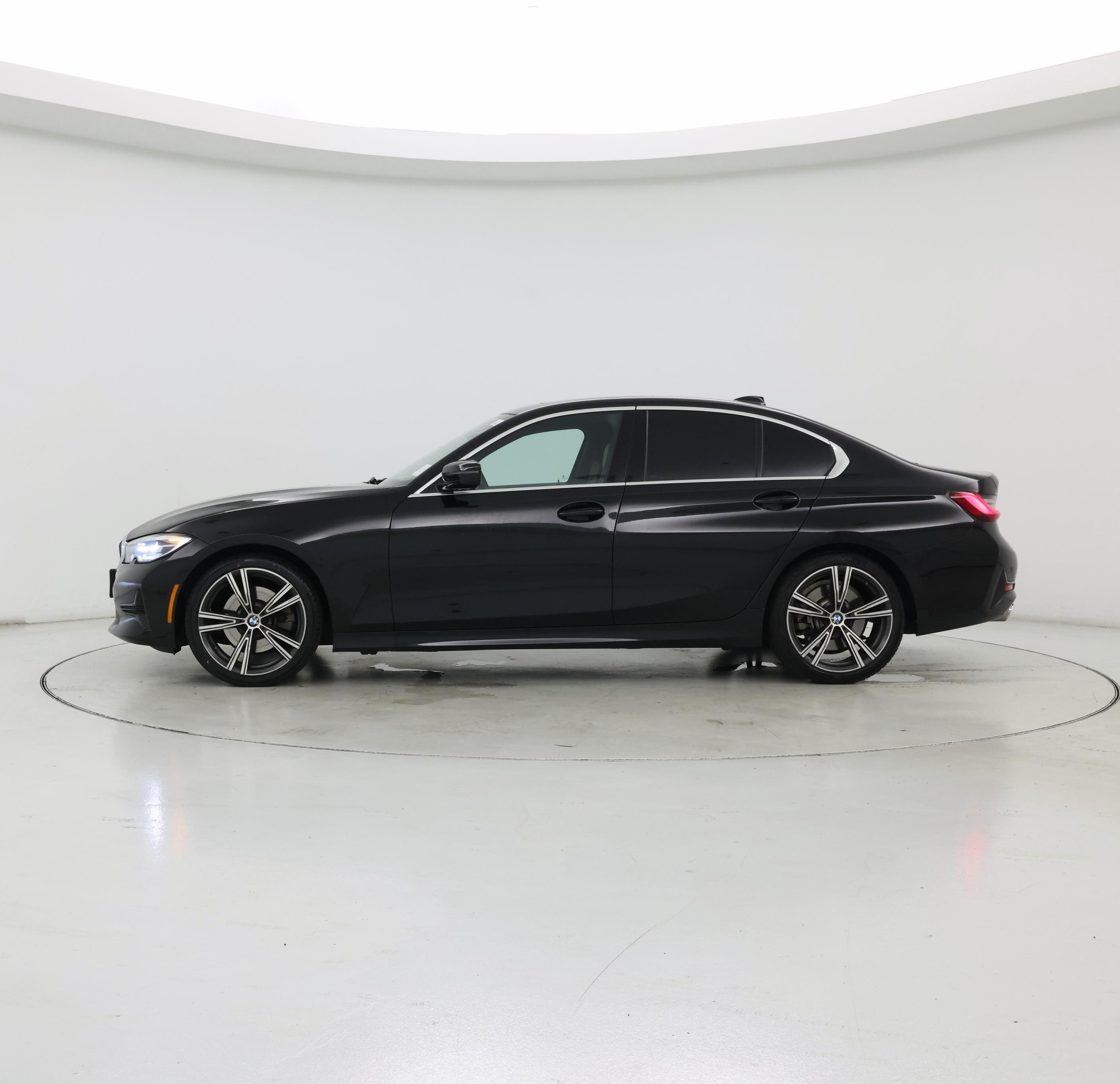 Thumbnail: 2021 BMW 3 Series - 3