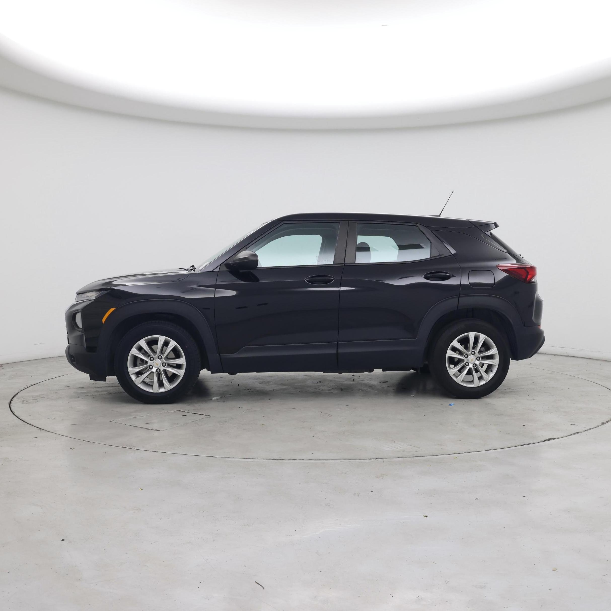 Thumbnail: 2023 Chevrolet TrailBlazer - 3