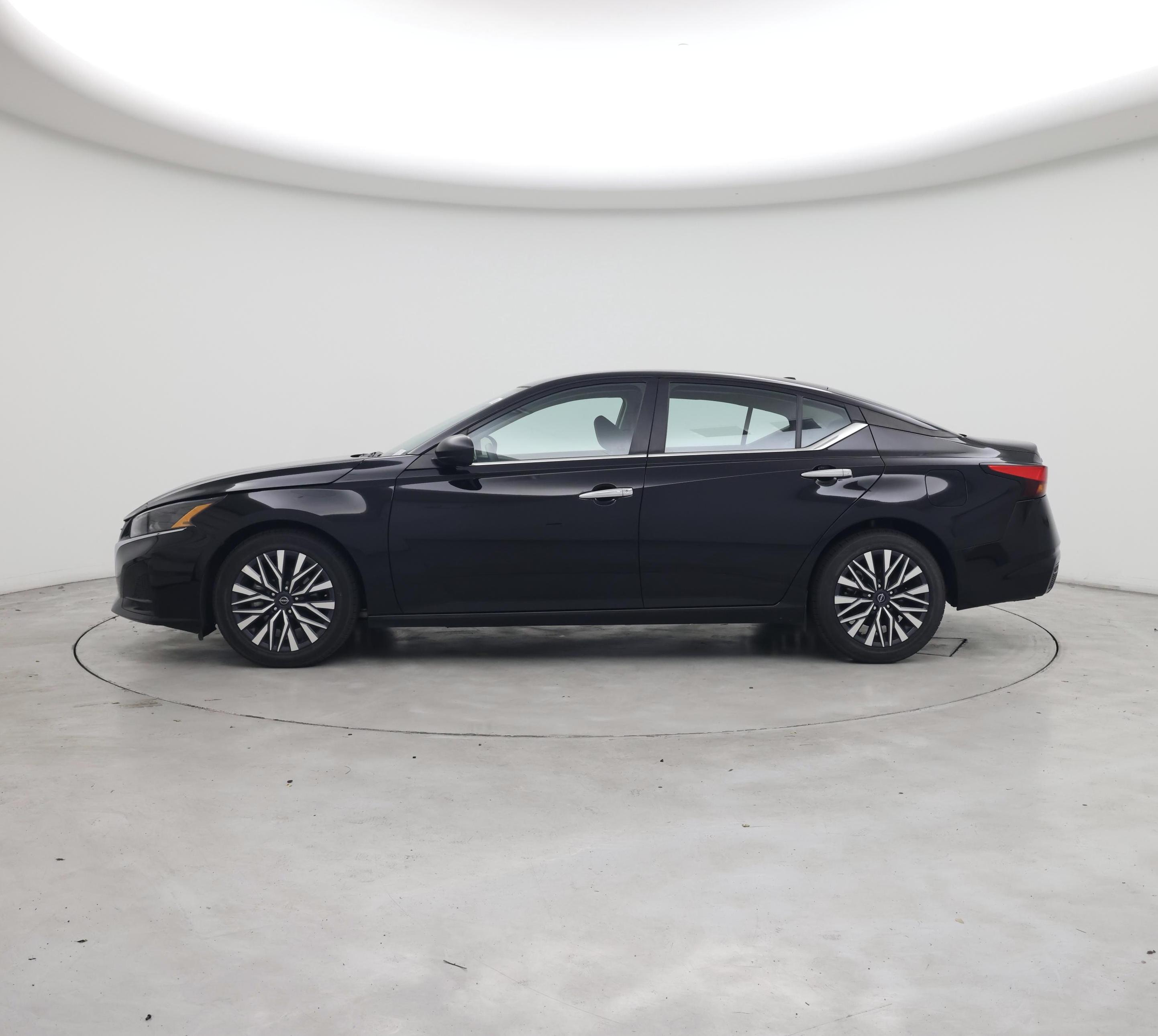 Thumbnail: 2024 Nissan Altima - 3