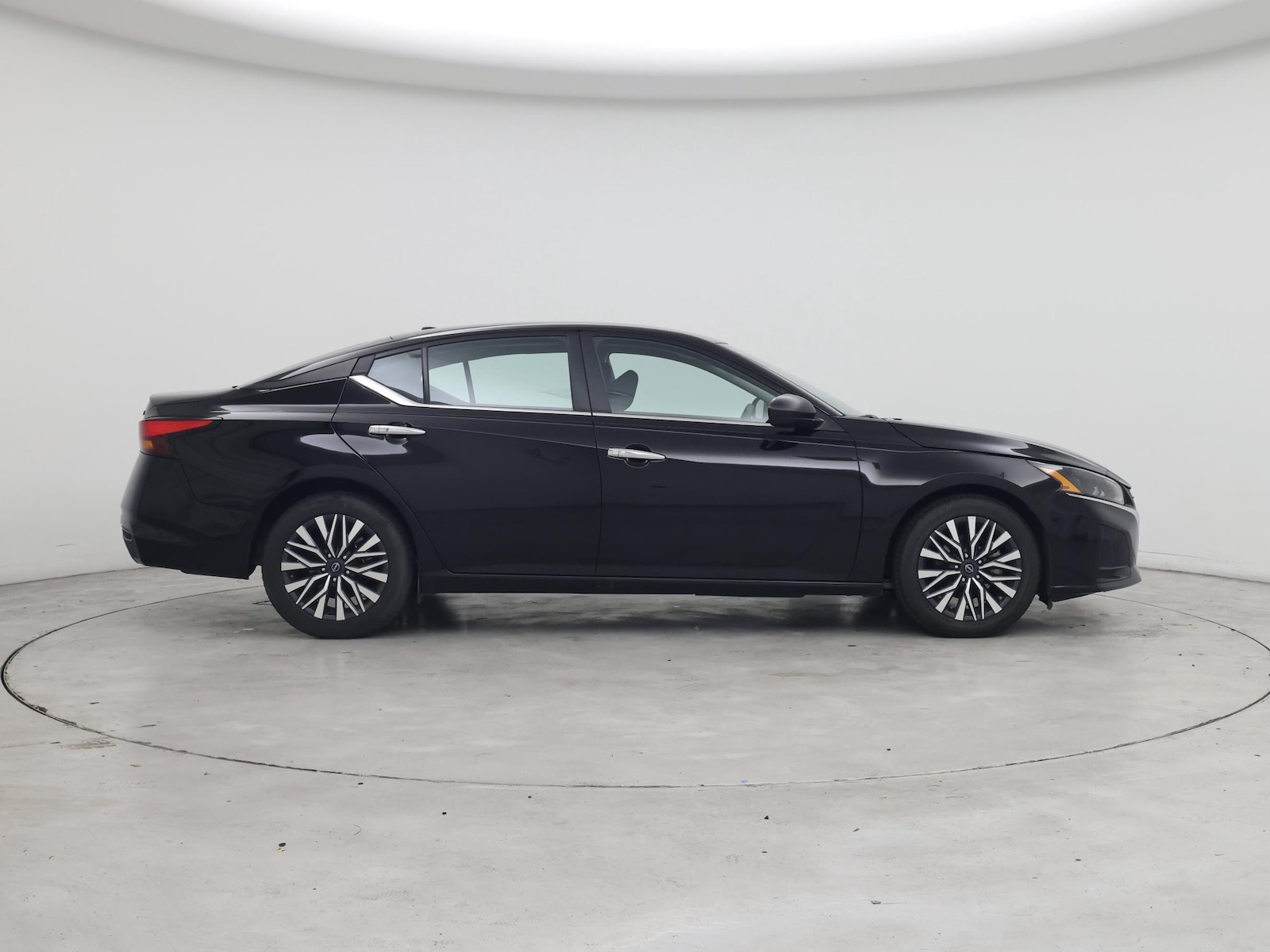 2024 Nissan Altima SV - Photo 8