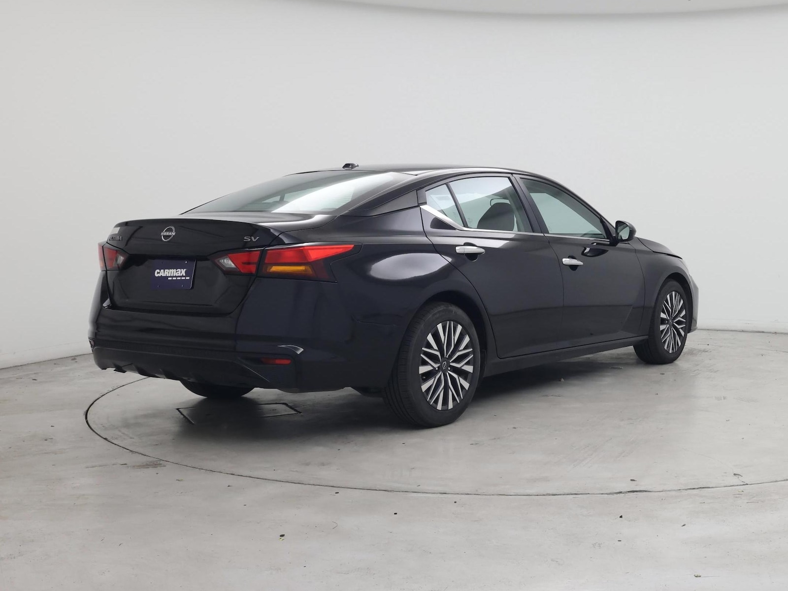 2024 Nissan Altima SV - Photo 9
