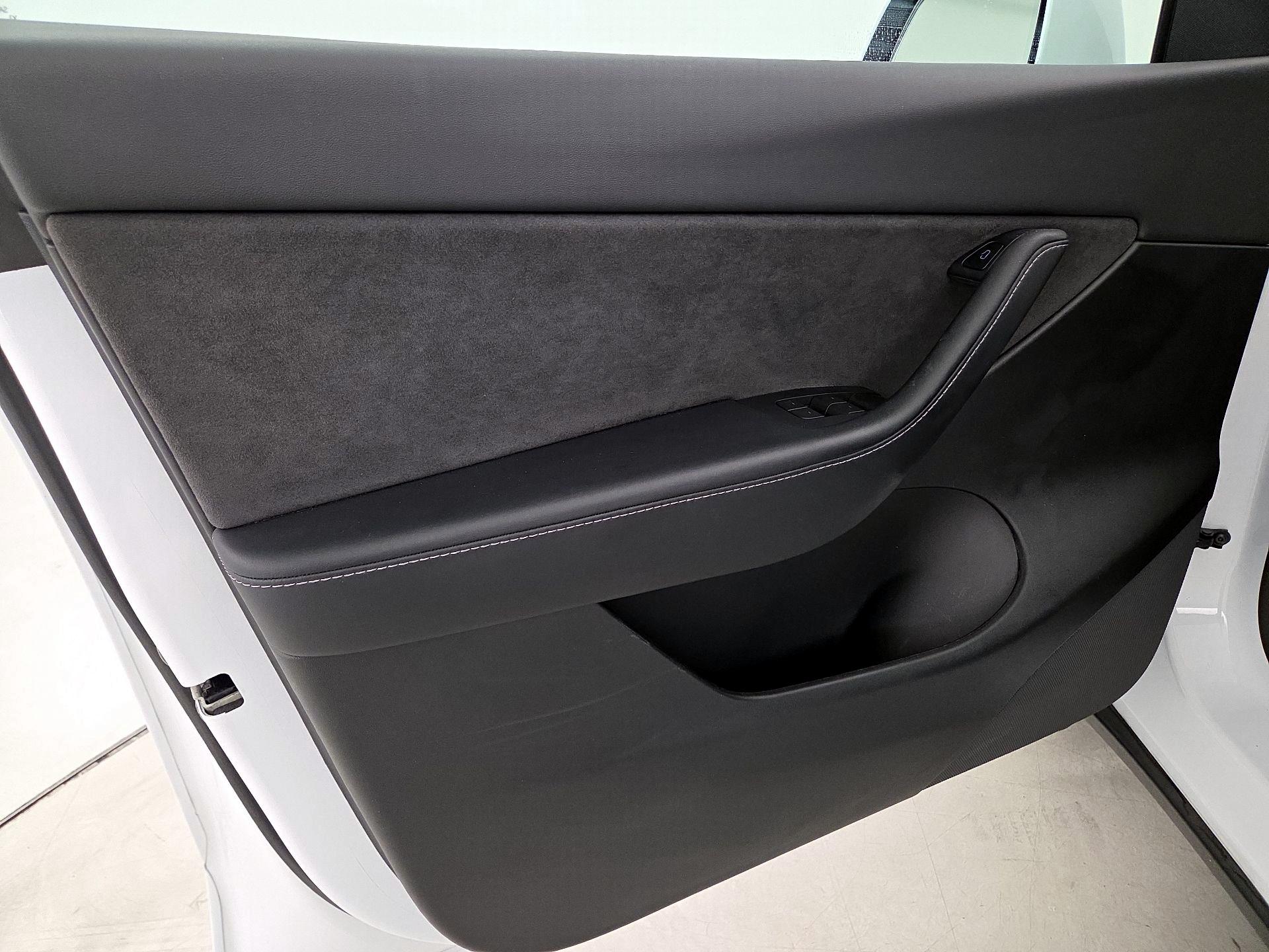 Thumbnail: 2022 Tesla Model Y - 12