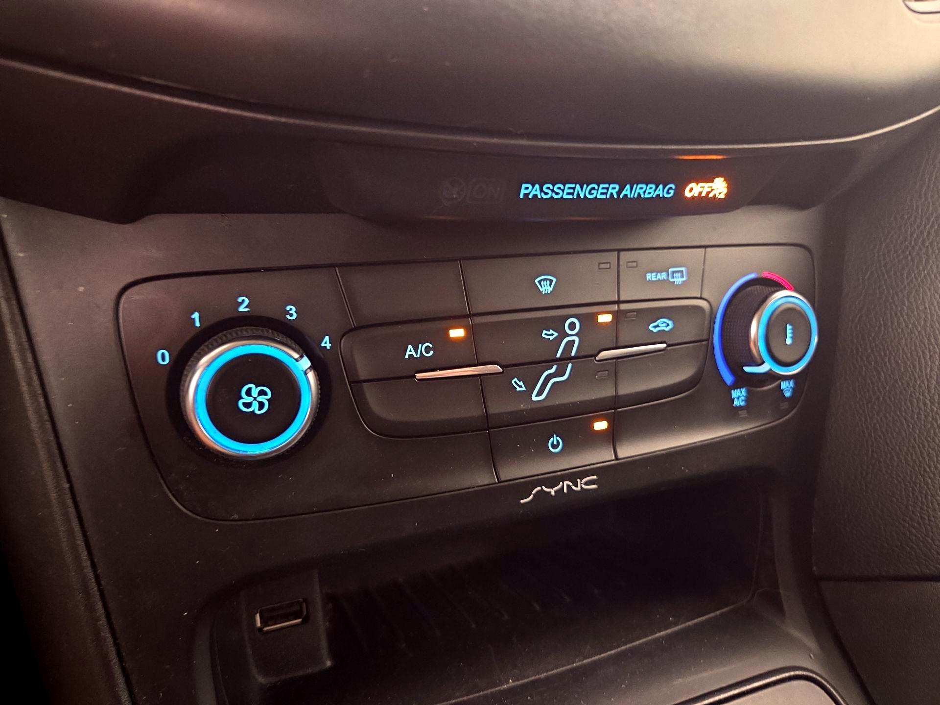 Thumbnail: 2017 Ford Focus - 16