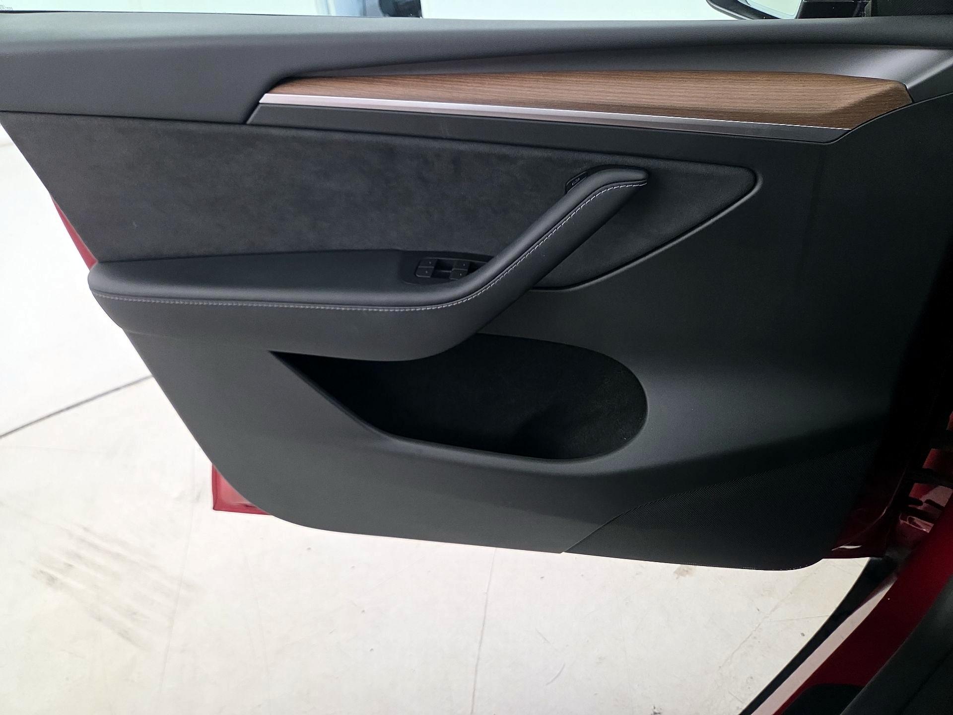 Thumbnail: 2025 Tesla Model Y - 12