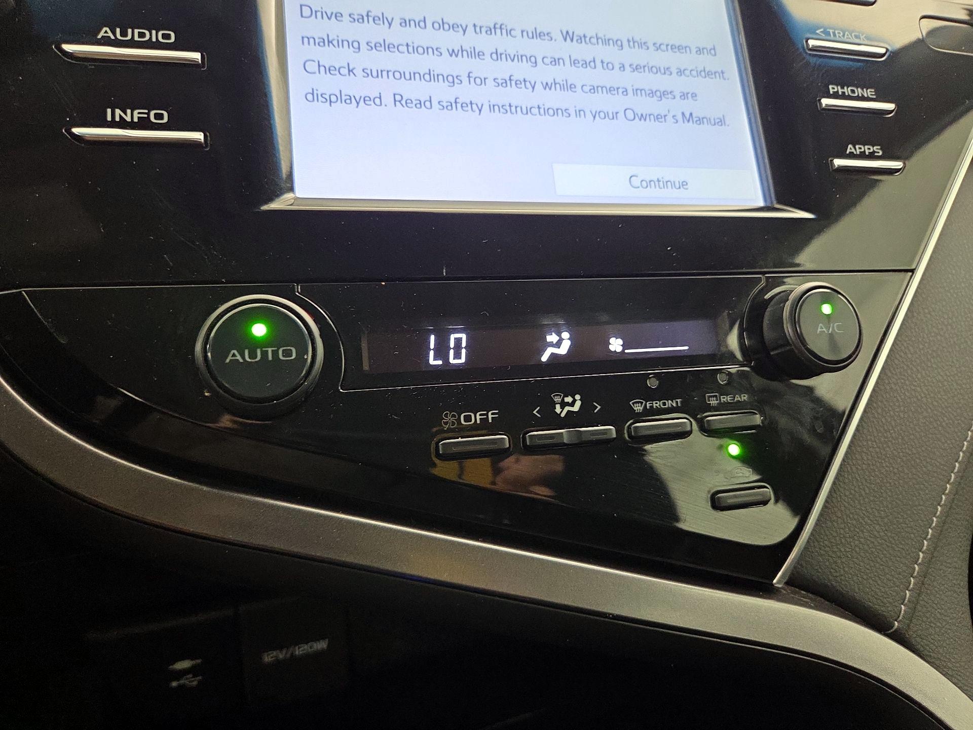 Thumbnail: 2018 Toyota Camry - 16