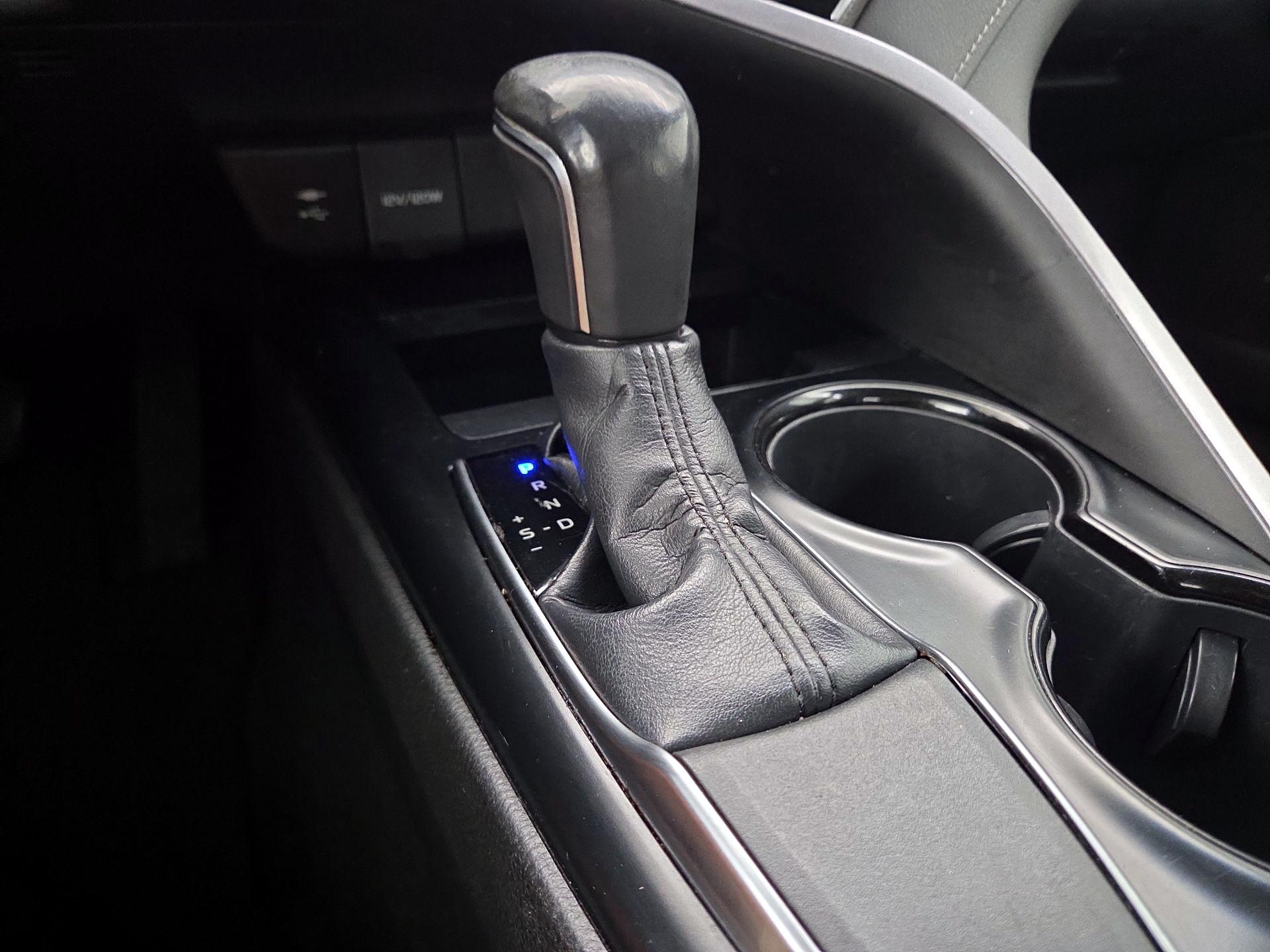 Thumbnail: 2018 Toyota Camry - 17