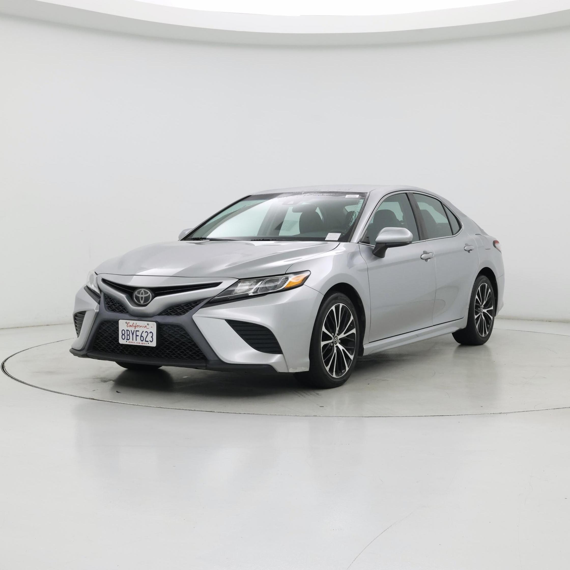Thumbnail: 2018 Toyota Camry - 4