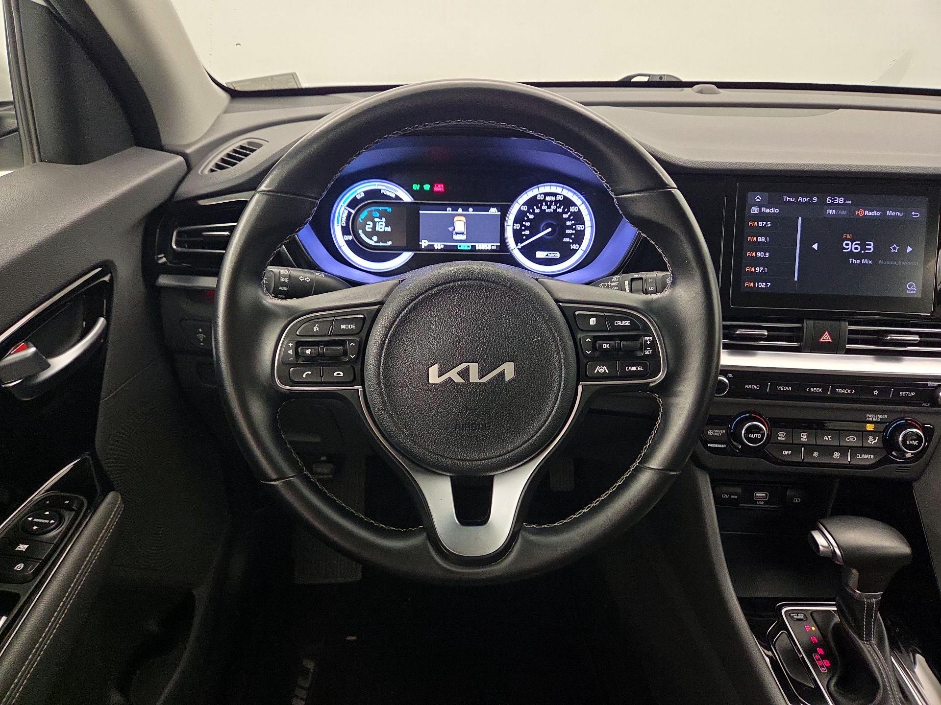 Thumbnail: 2022 Kia Niro - 10