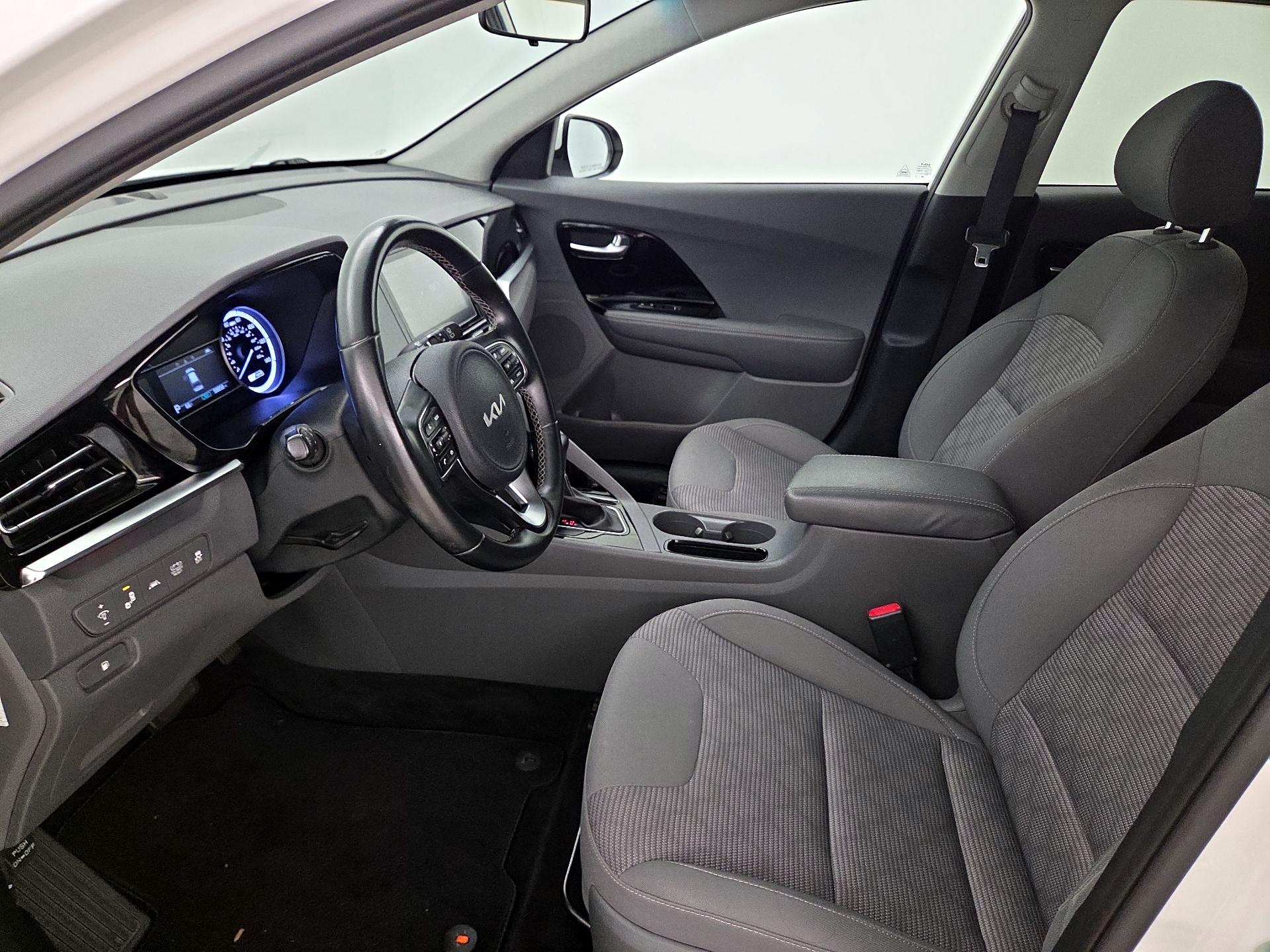 Thumbnail: 2022 Kia Niro - 11