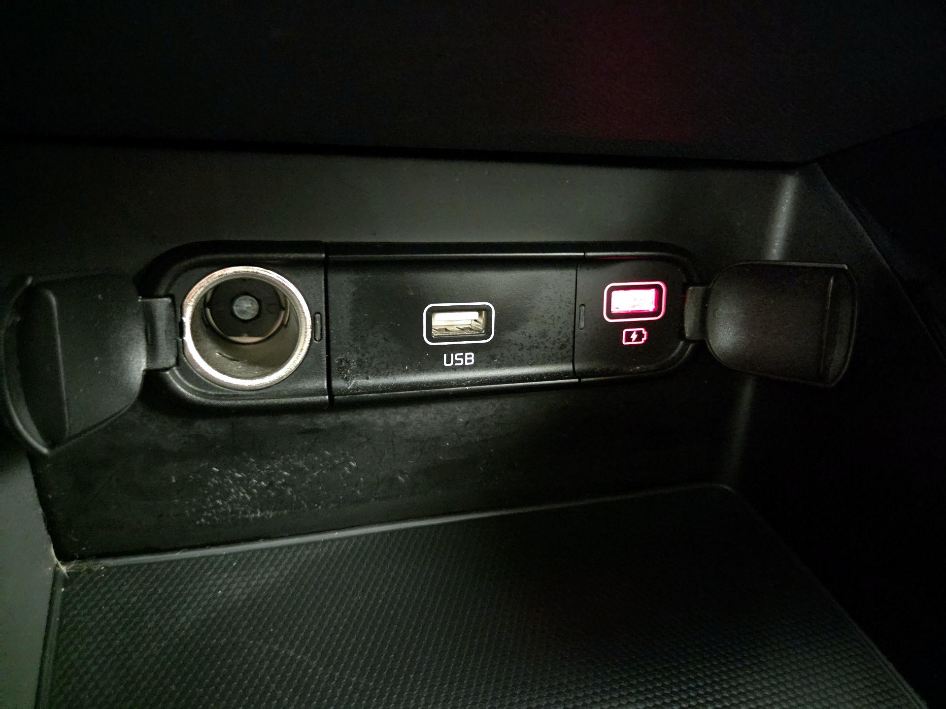 Thumbnail: 2022 Kia Niro - 18