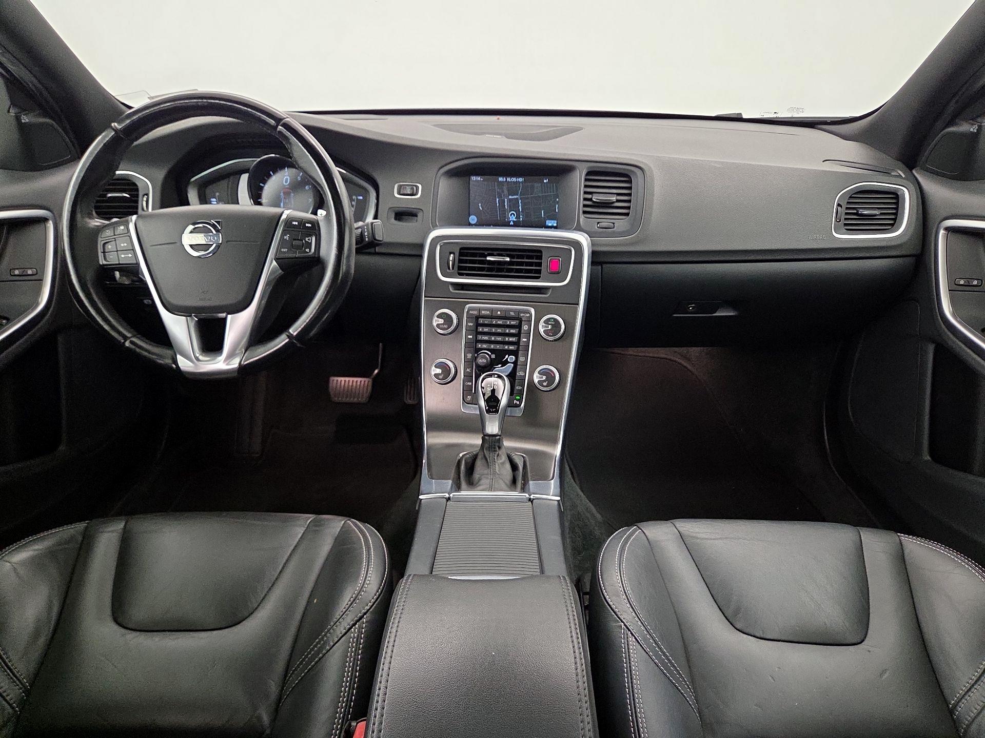 Thumbnail: 2015 Volvo S60 - 9