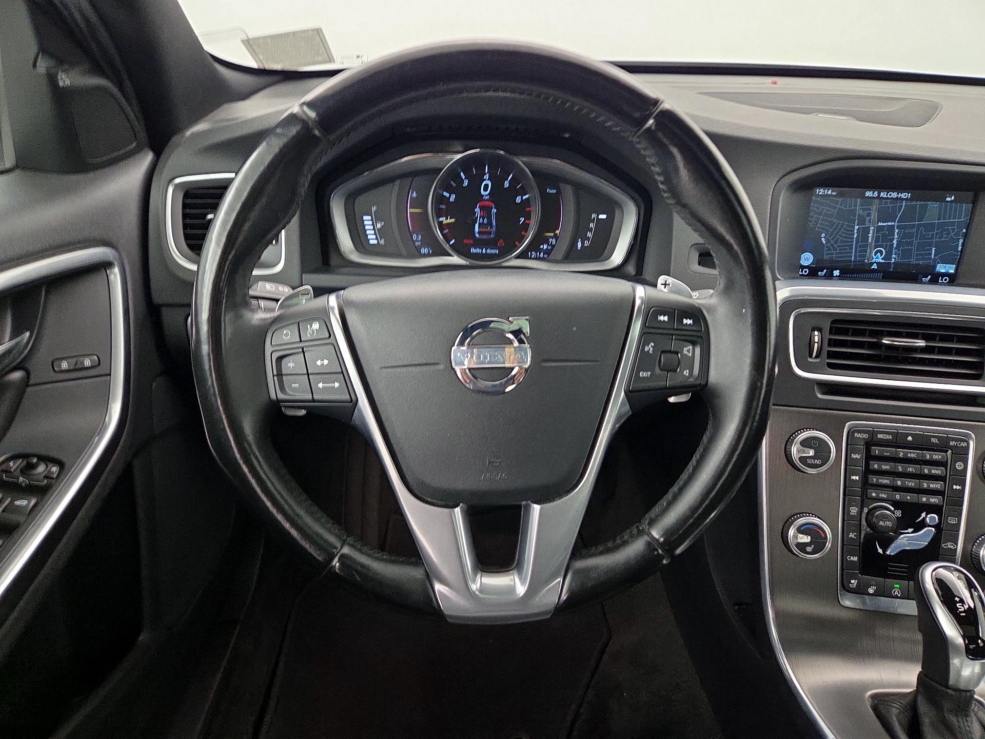 Thumbnail: 2015 Volvo S60 - 10