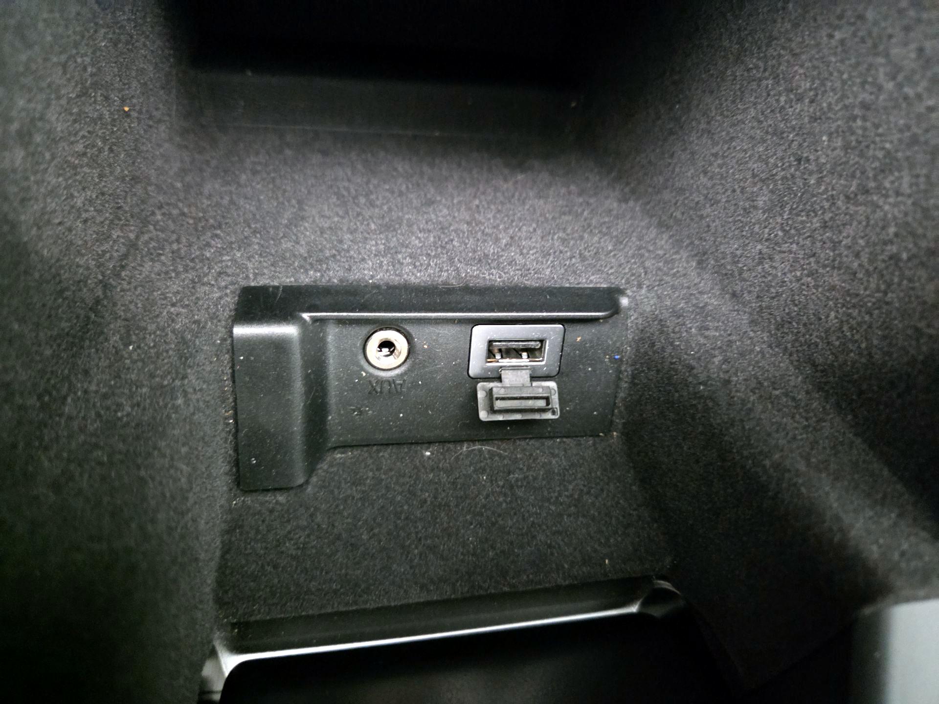 Thumbnail: 2015 Volvo S60 - 19