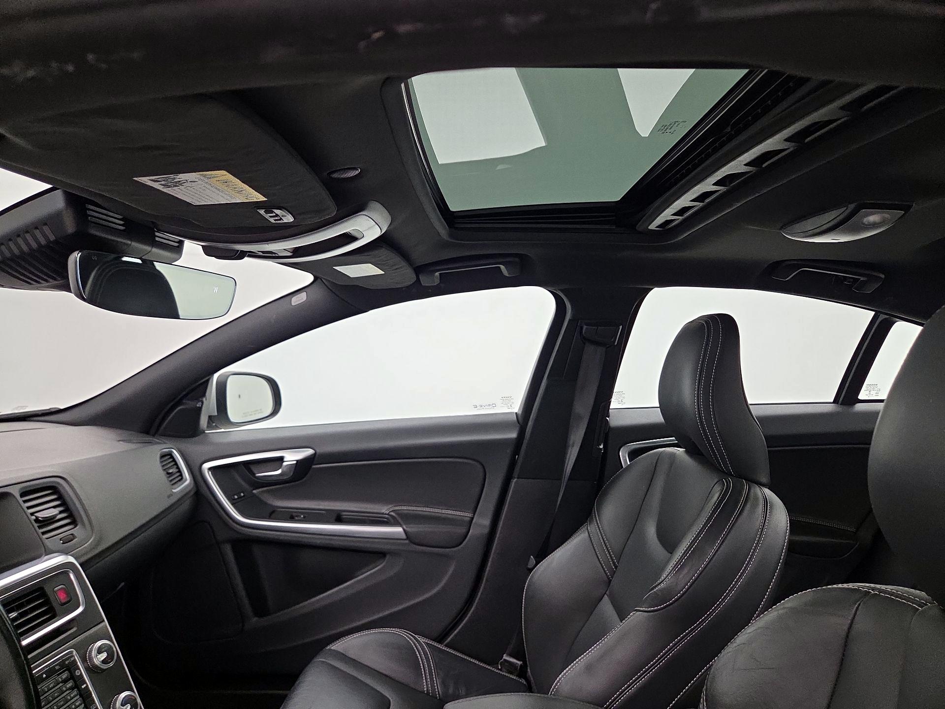 Thumbnail: 2015 Volvo S60 - 20