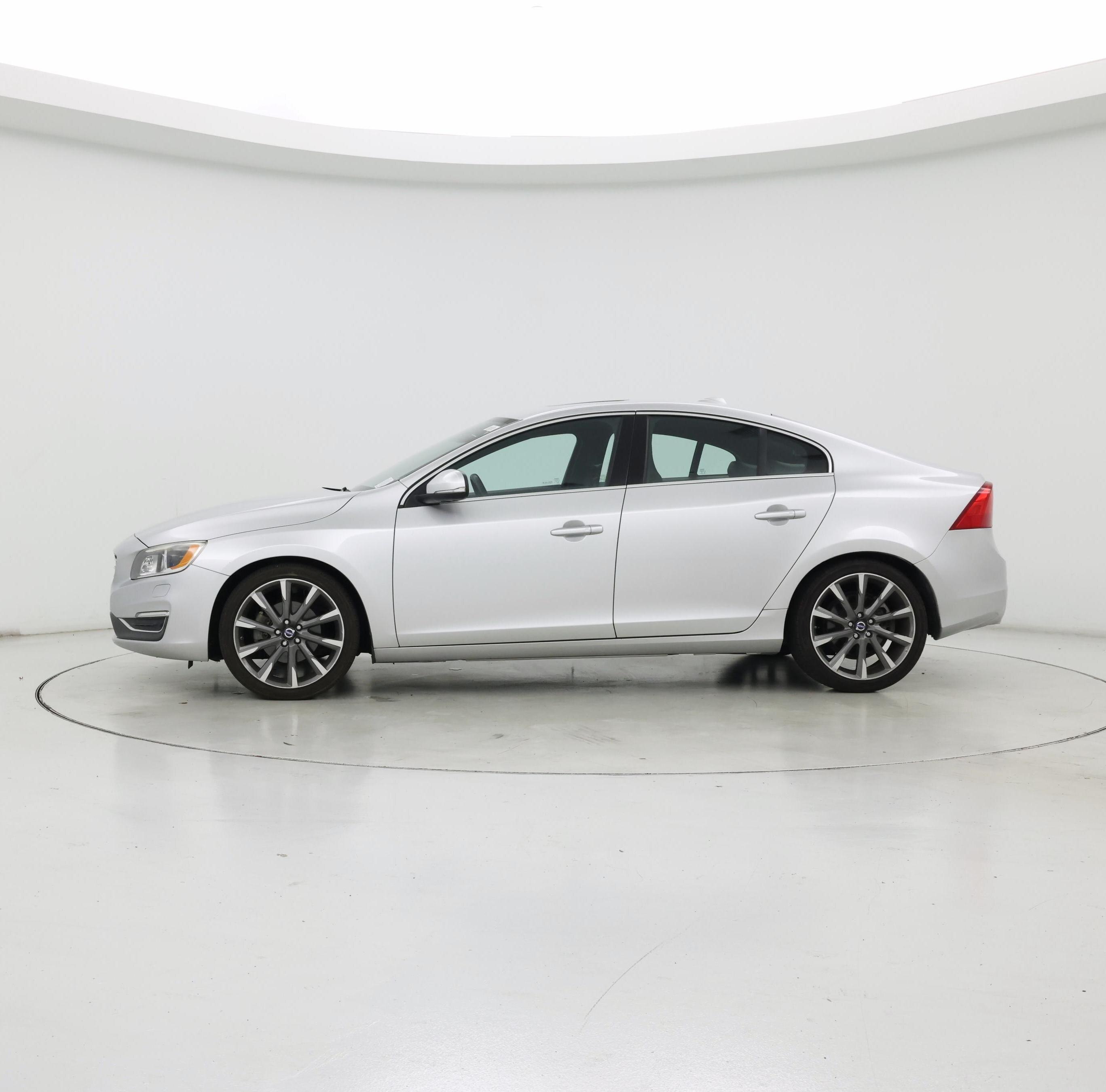 Thumbnail: 2015 Volvo S60 - 3