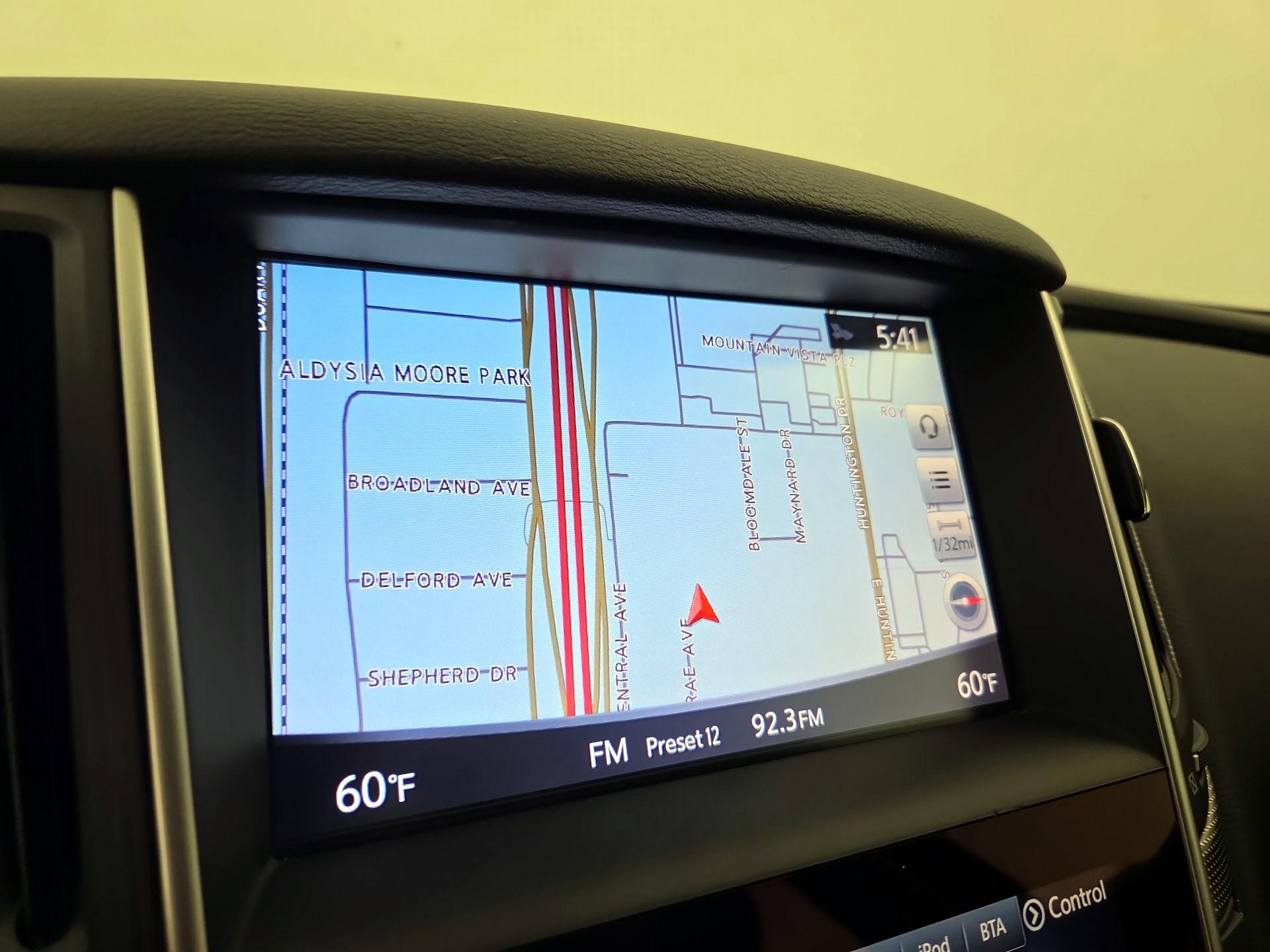 Thumbnail: 2016 INFINITI Q50 - 14