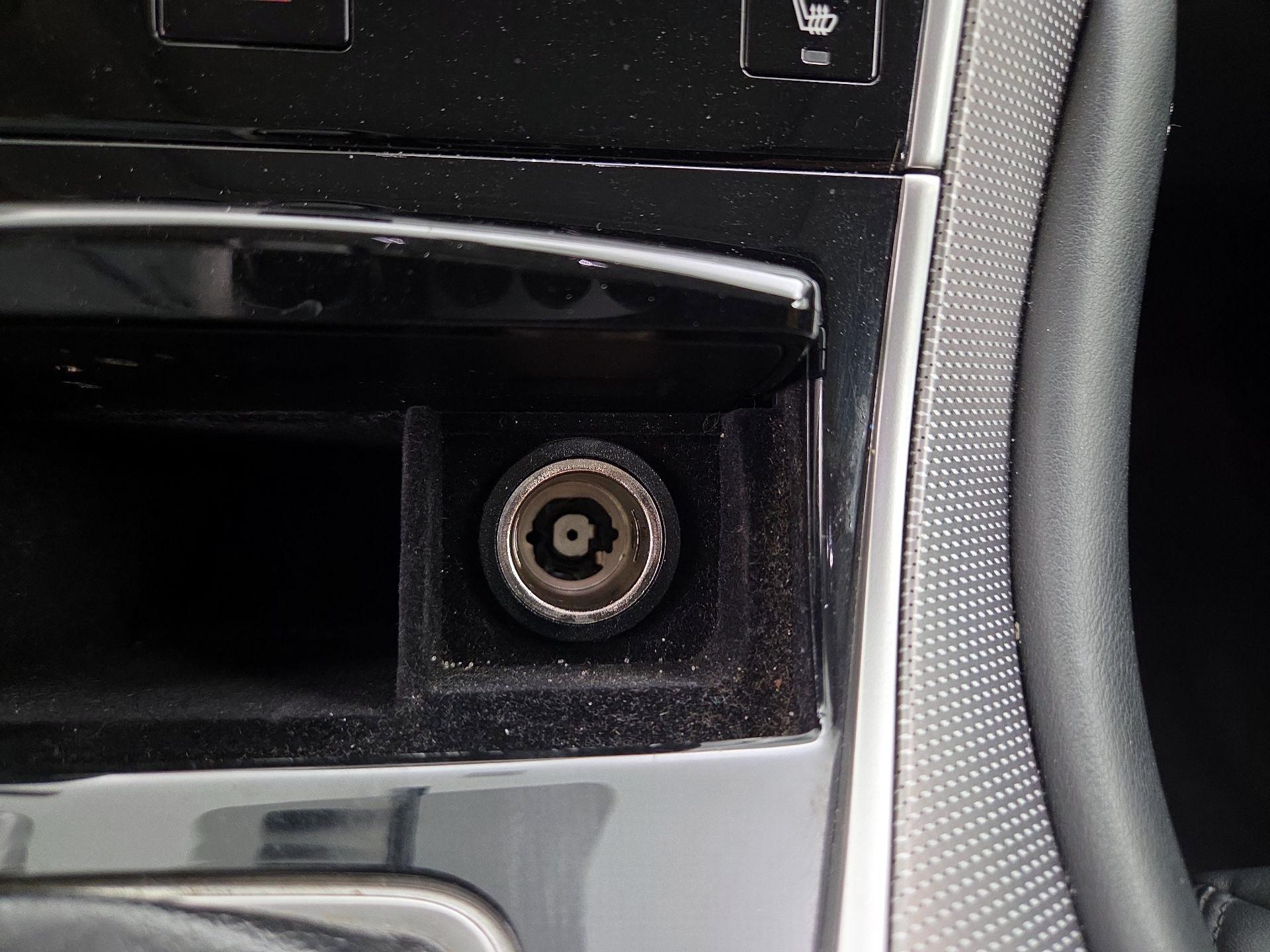 Thumbnail: 2016 INFINITI Q50 - 19