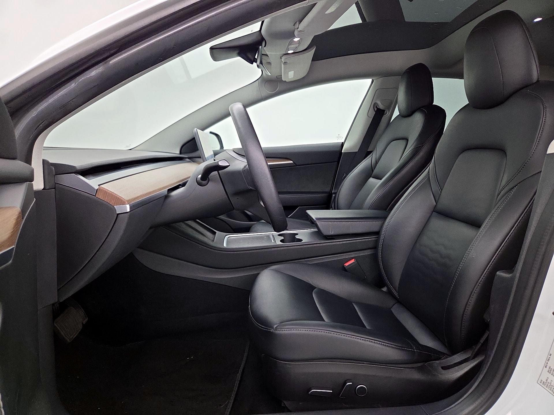 Thumbnail: 2023 Tesla Model 3 - 11