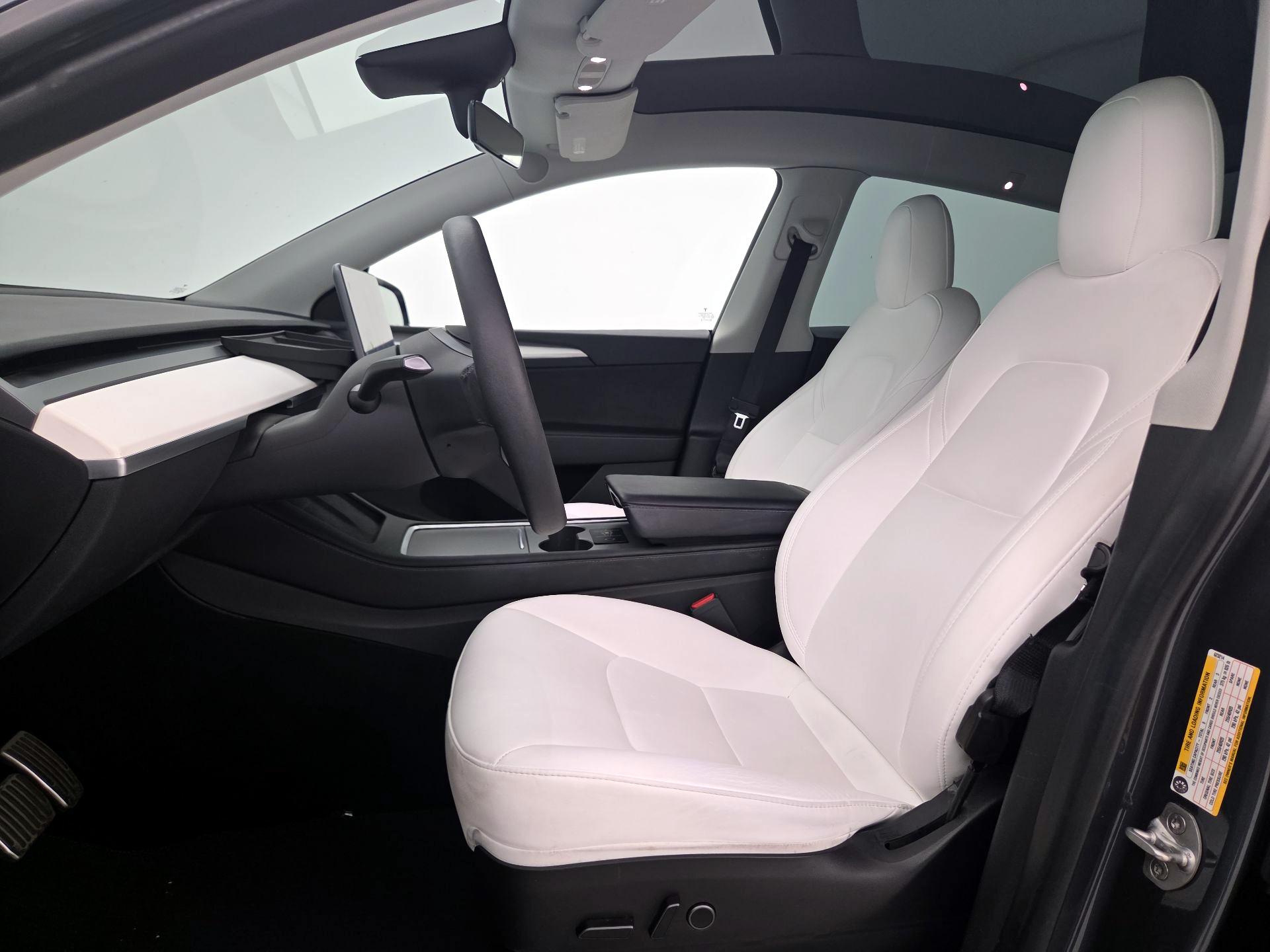 Thumbnail: 2023 Tesla Model Y - 11