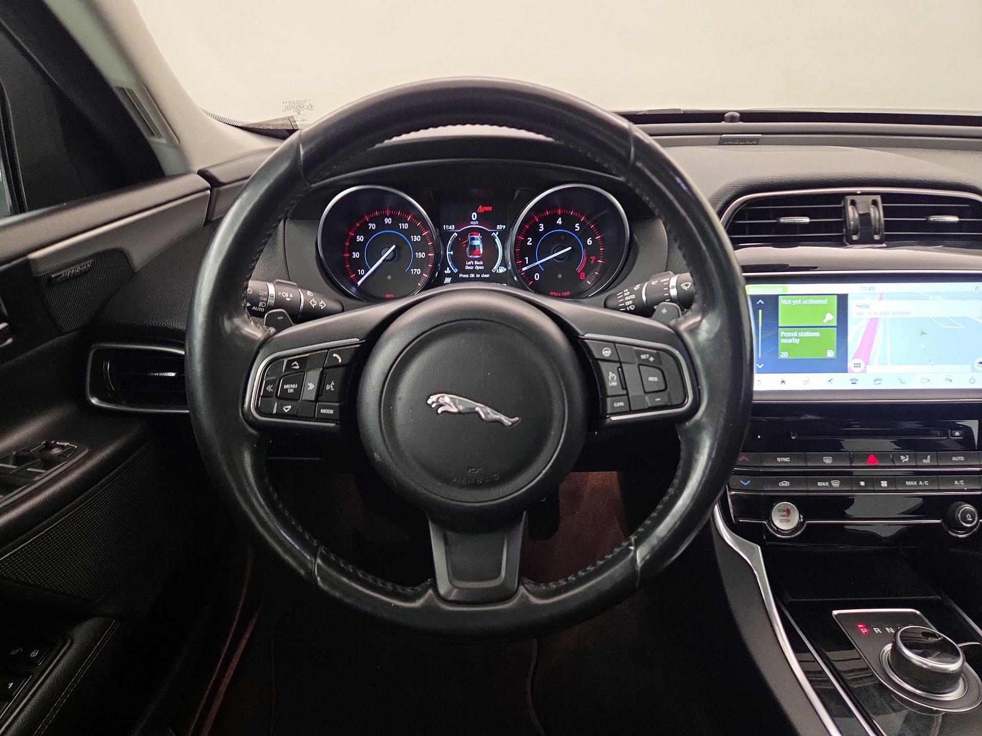 Thumbnail: 2017 Jaguar XE - 10