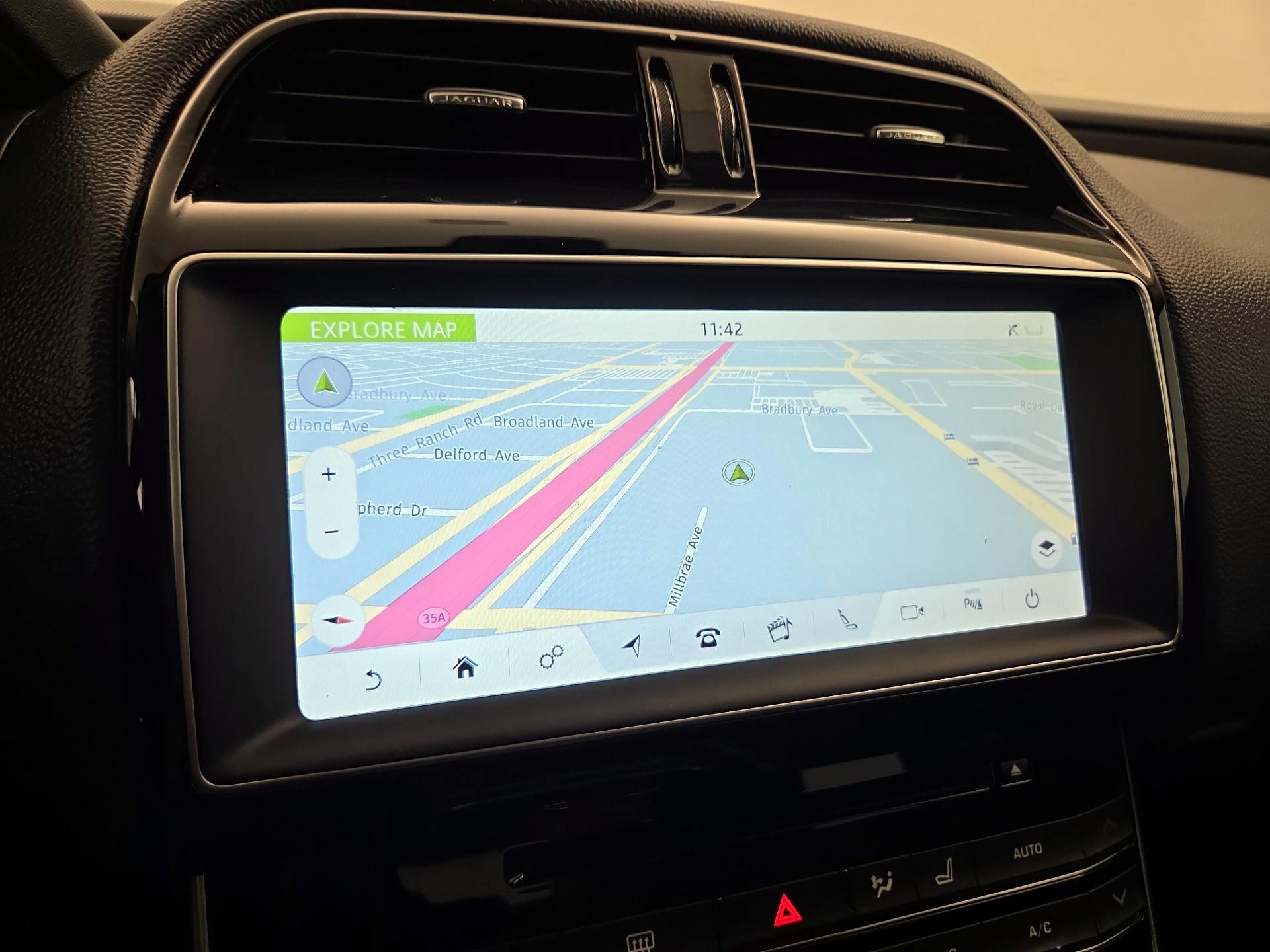 Thumbnail: 2017 Jaguar XE - 14