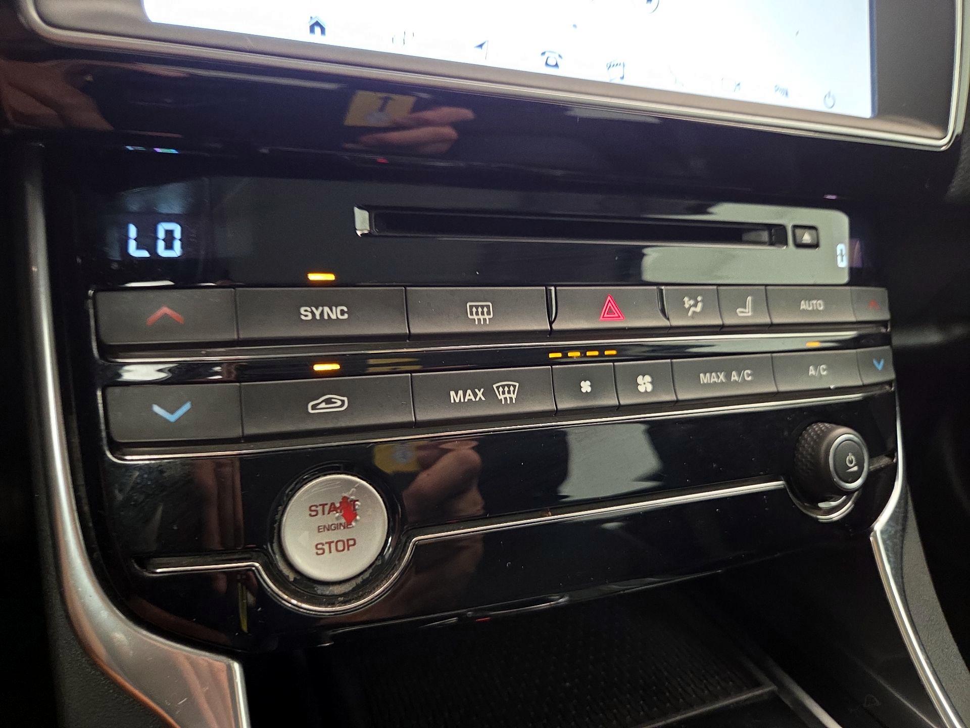 Thumbnail: 2017 Jaguar XE - 17