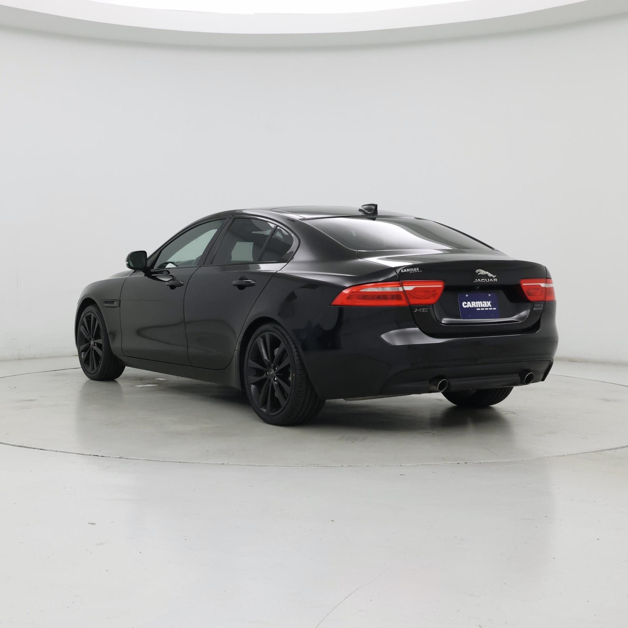 Thumbnail: 2017 Jaguar XE - 2