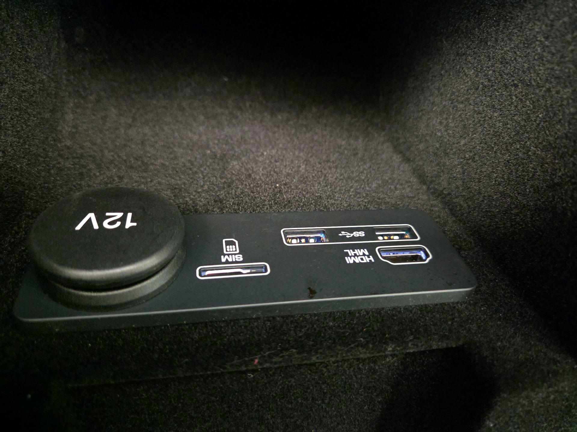 Thumbnail: 2017 Jaguar XE - 19