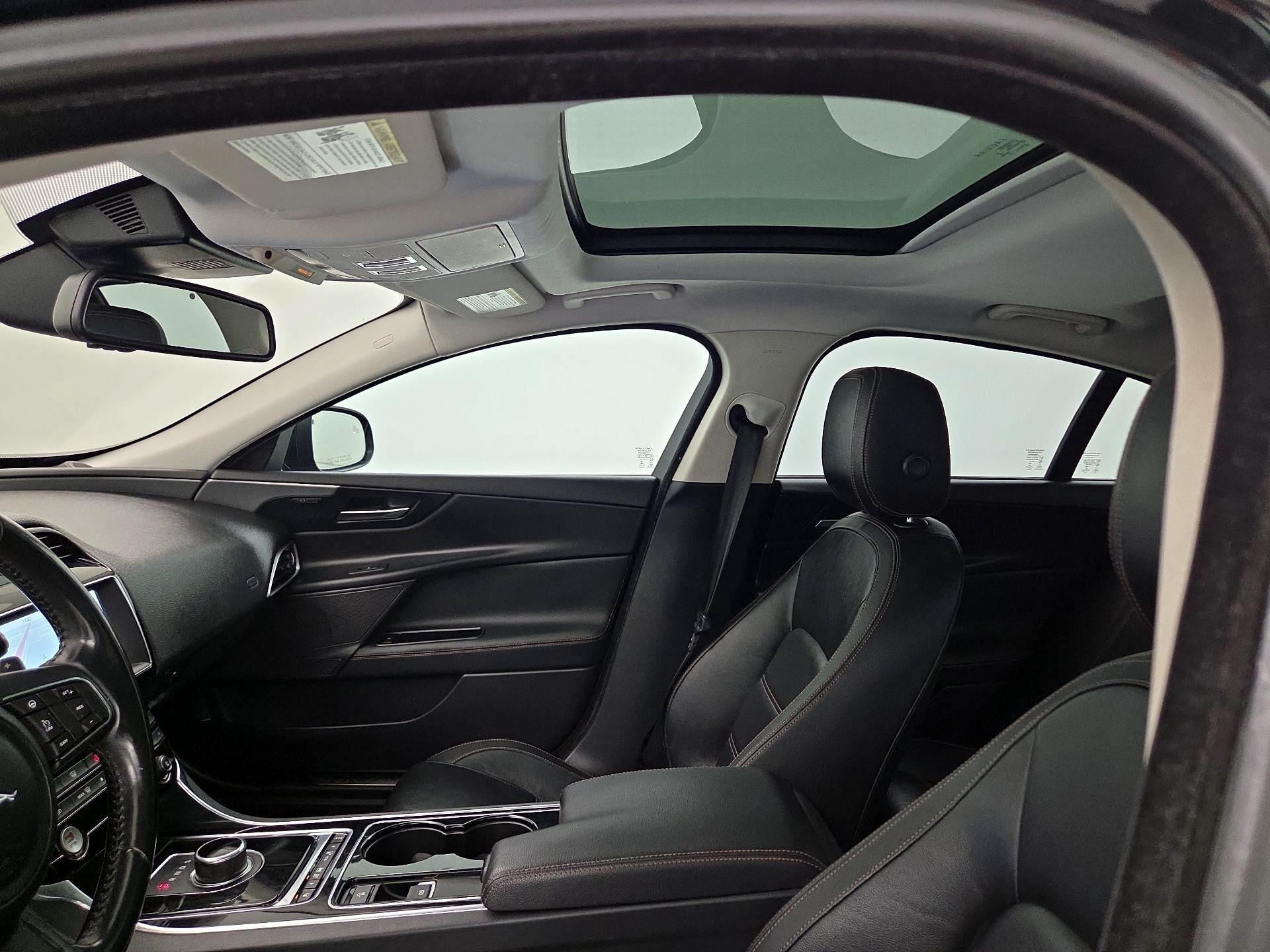 Thumbnail: 2017 Jaguar XE - 20