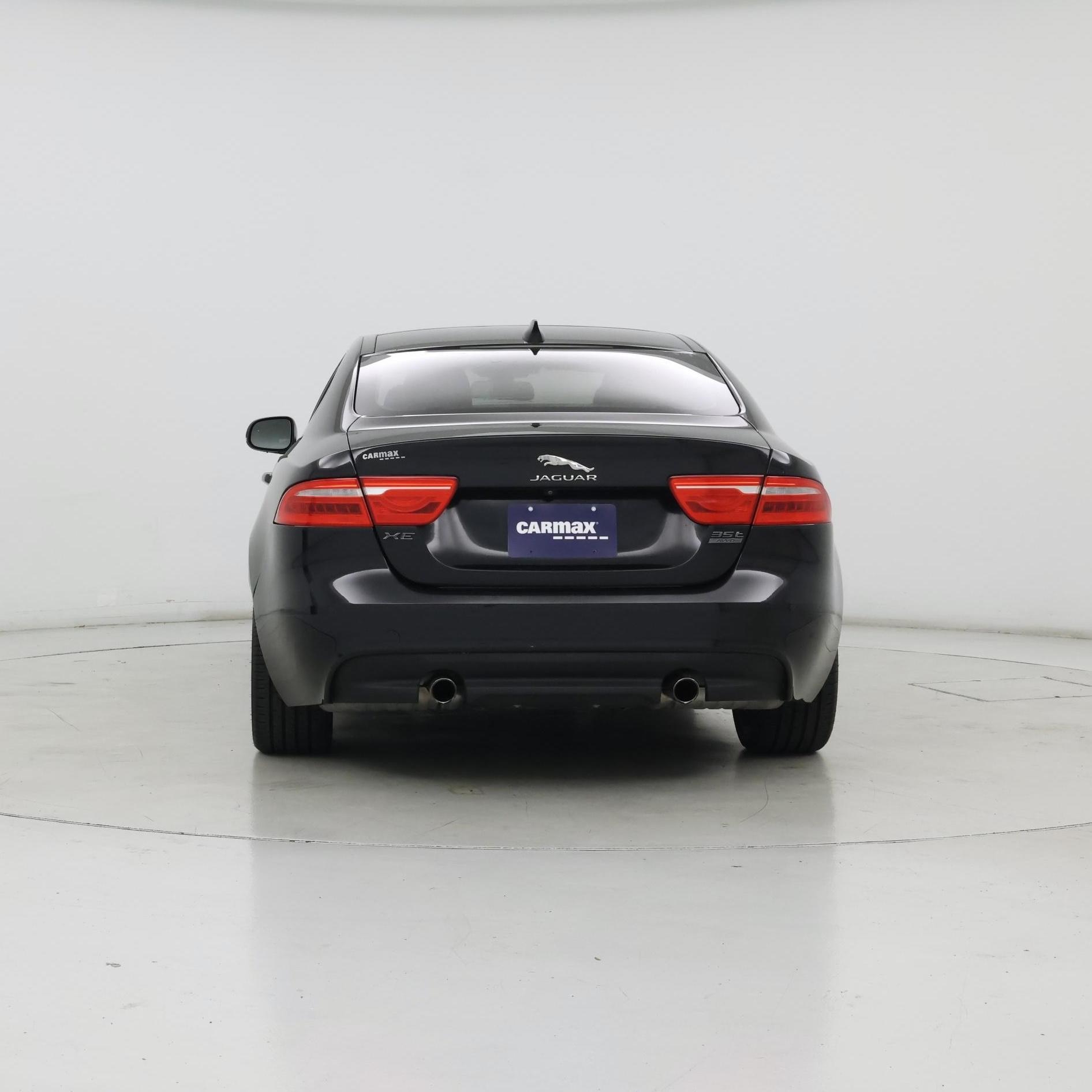 Thumbnail: 2017 Jaguar XE - 6