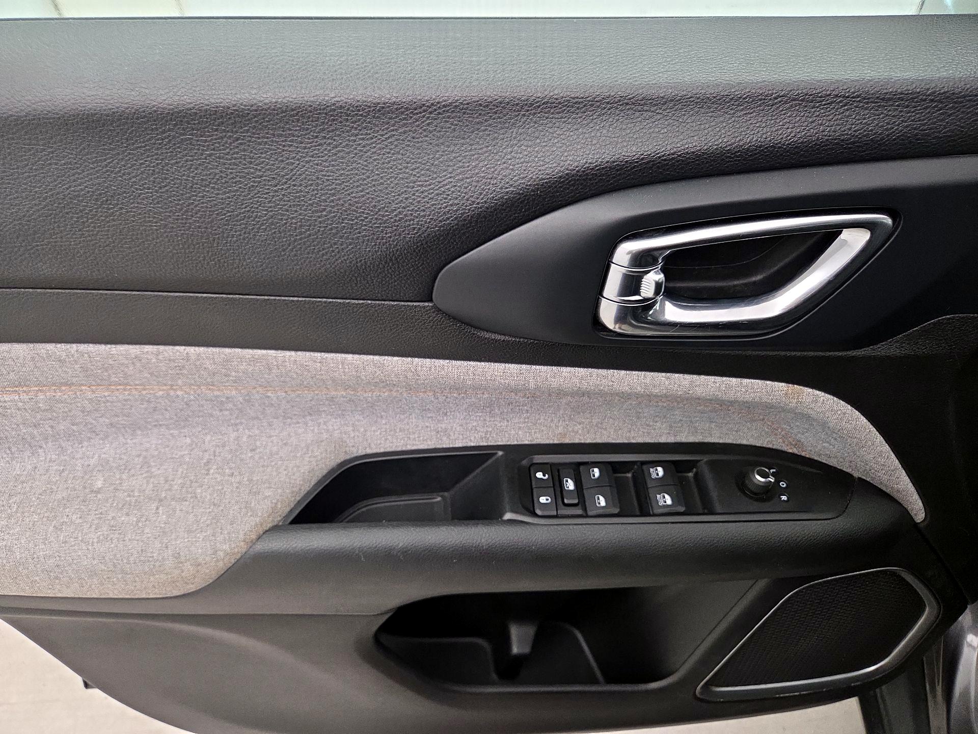 Thumbnail: 2022 Jeep Compass - 12