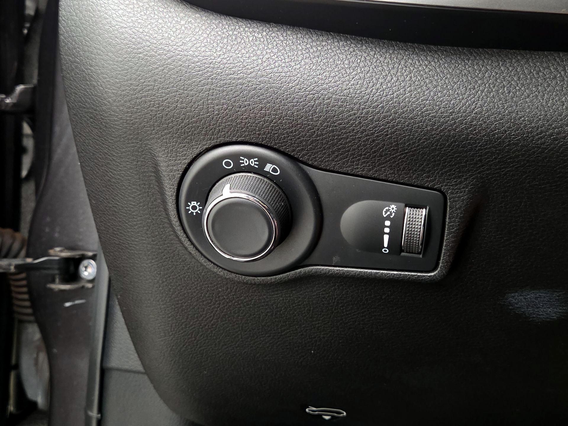 Thumbnail: 2022 Jeep Compass - 13