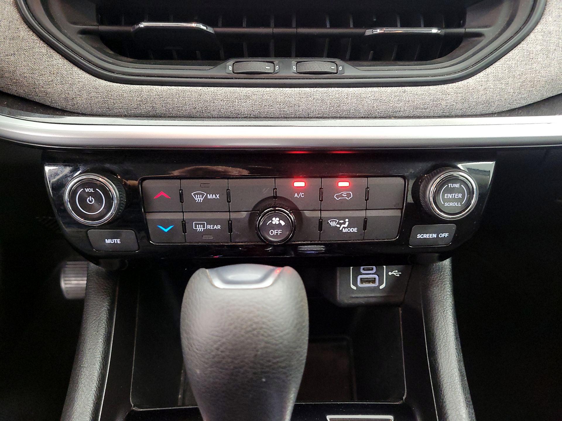 Thumbnail: 2022 Jeep Compass - 16